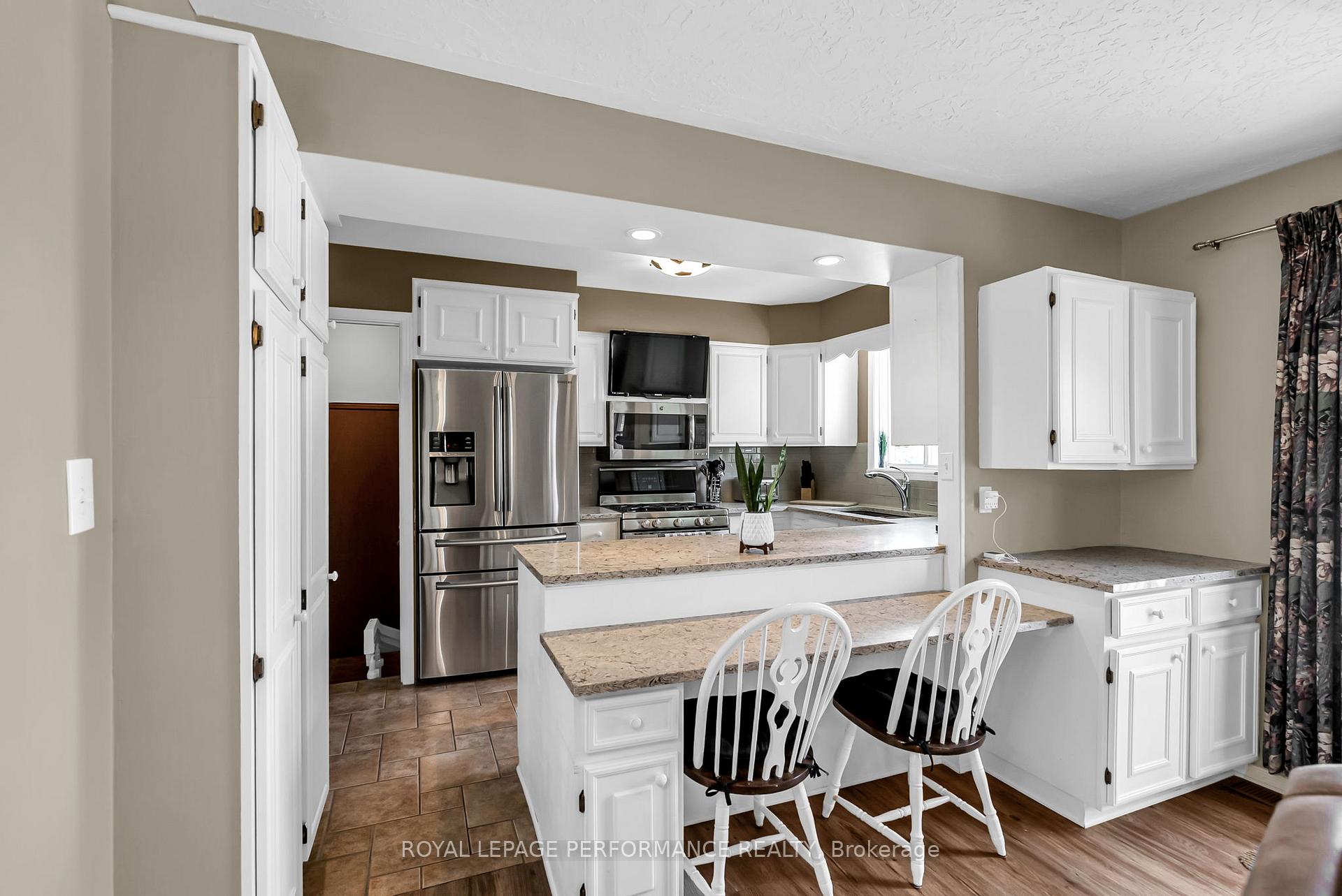 Photo 11 of 1781 Dewhurst Avenue, Cornwall — HOMEH