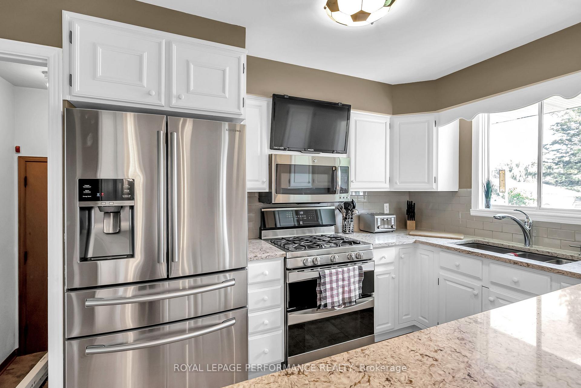 Photo 12 of 1781 Dewhurst Avenue, Cornwall — HOMEH