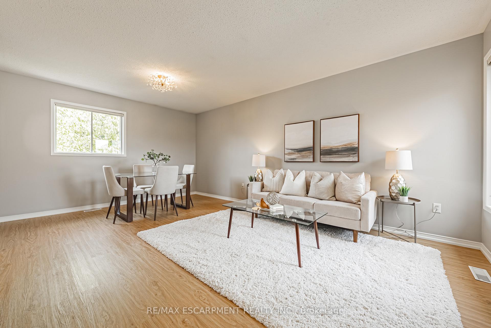 Photo 3 of 12 Summerfield Crescent, Brampton, Brampton West — HOMEH