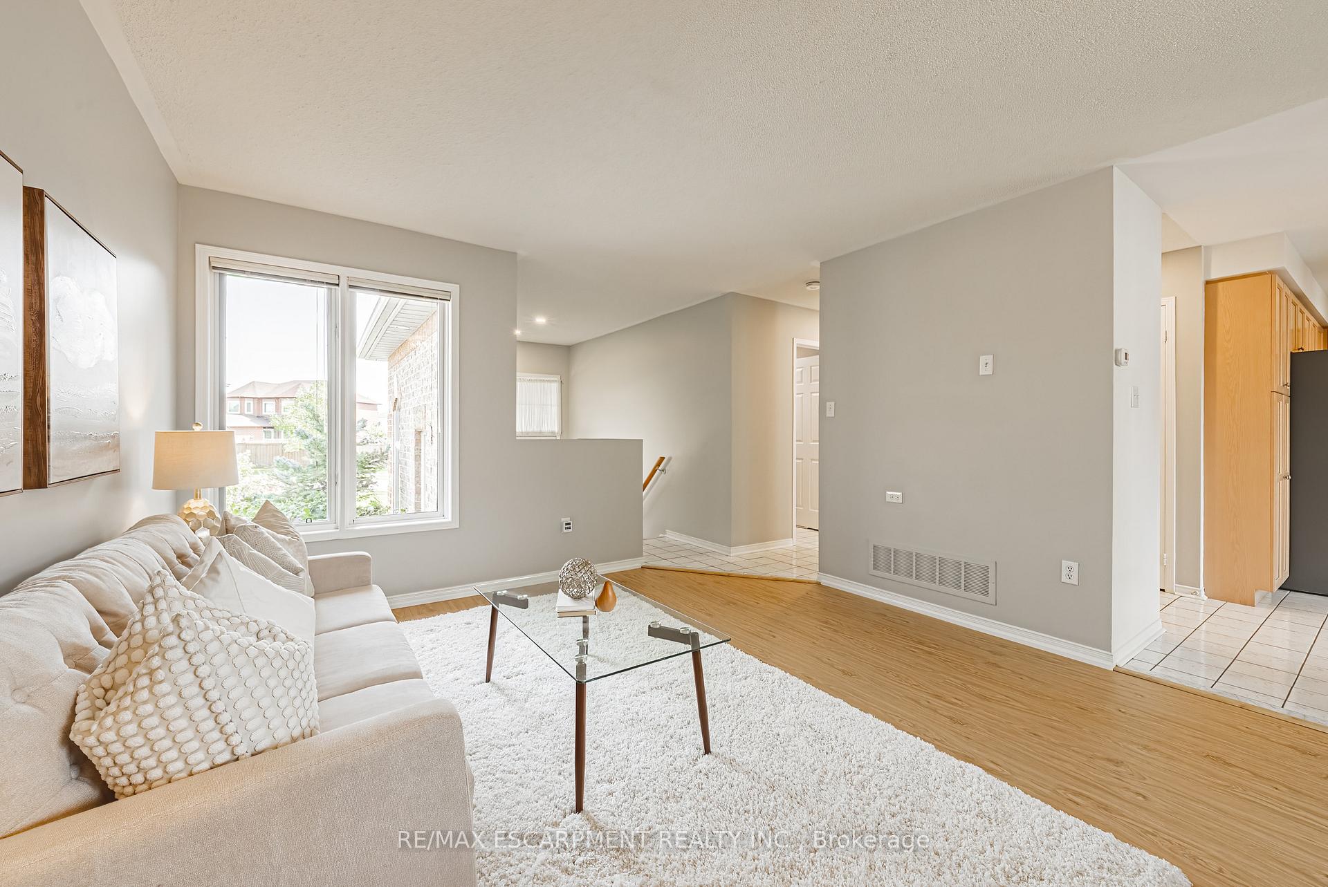 Photo 7 of 12 Summerfield Crescent, Brampton, Brampton West — HOMEH