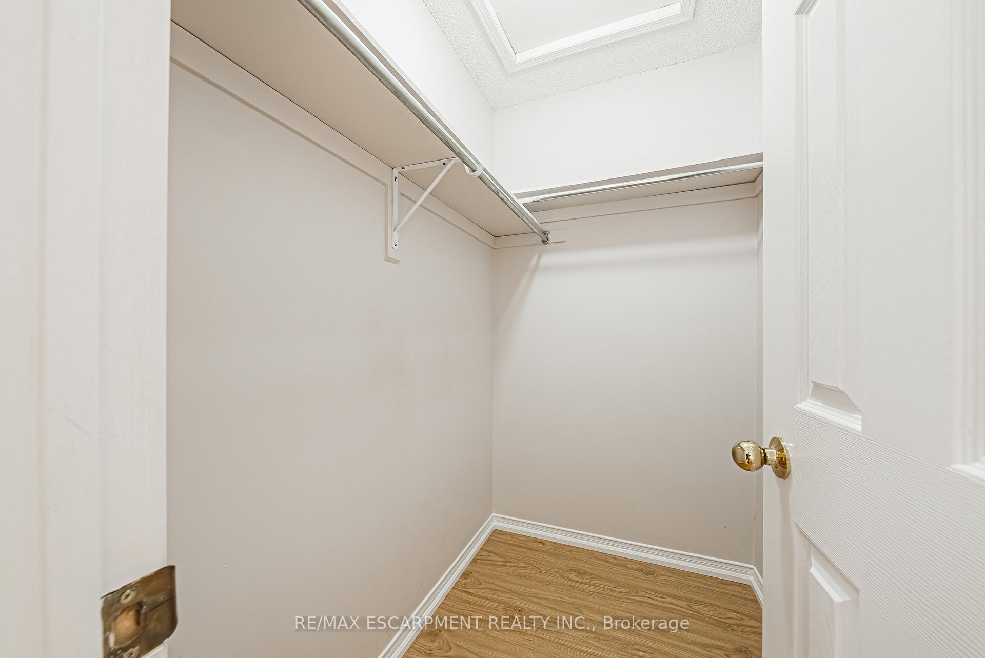 Photo 18 of 12 Summerfield Crescent, Brampton, Brampton West — HOMEH