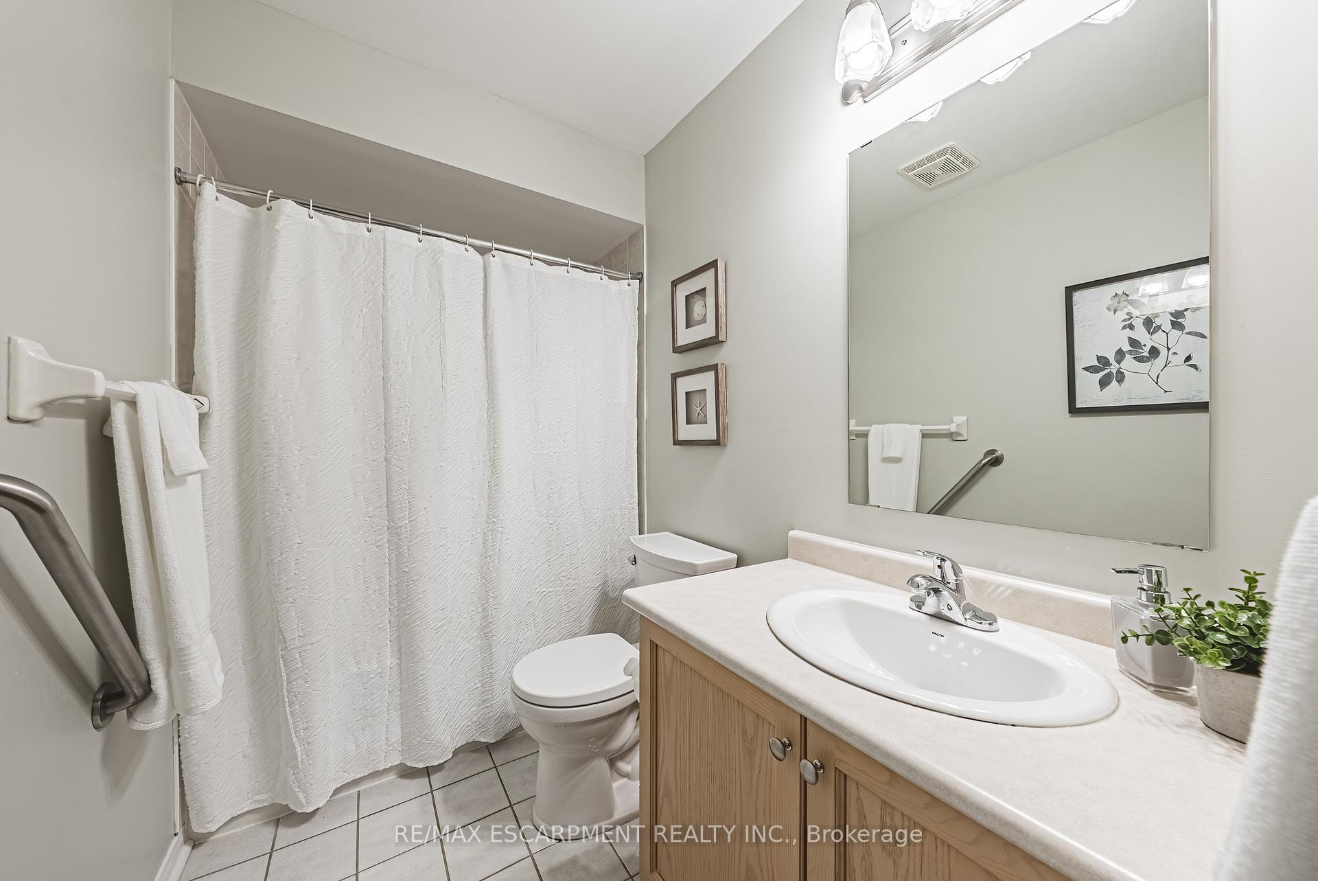 Photo 19 of 12 Summerfield Crescent, Brampton, Brampton West — HOMEH