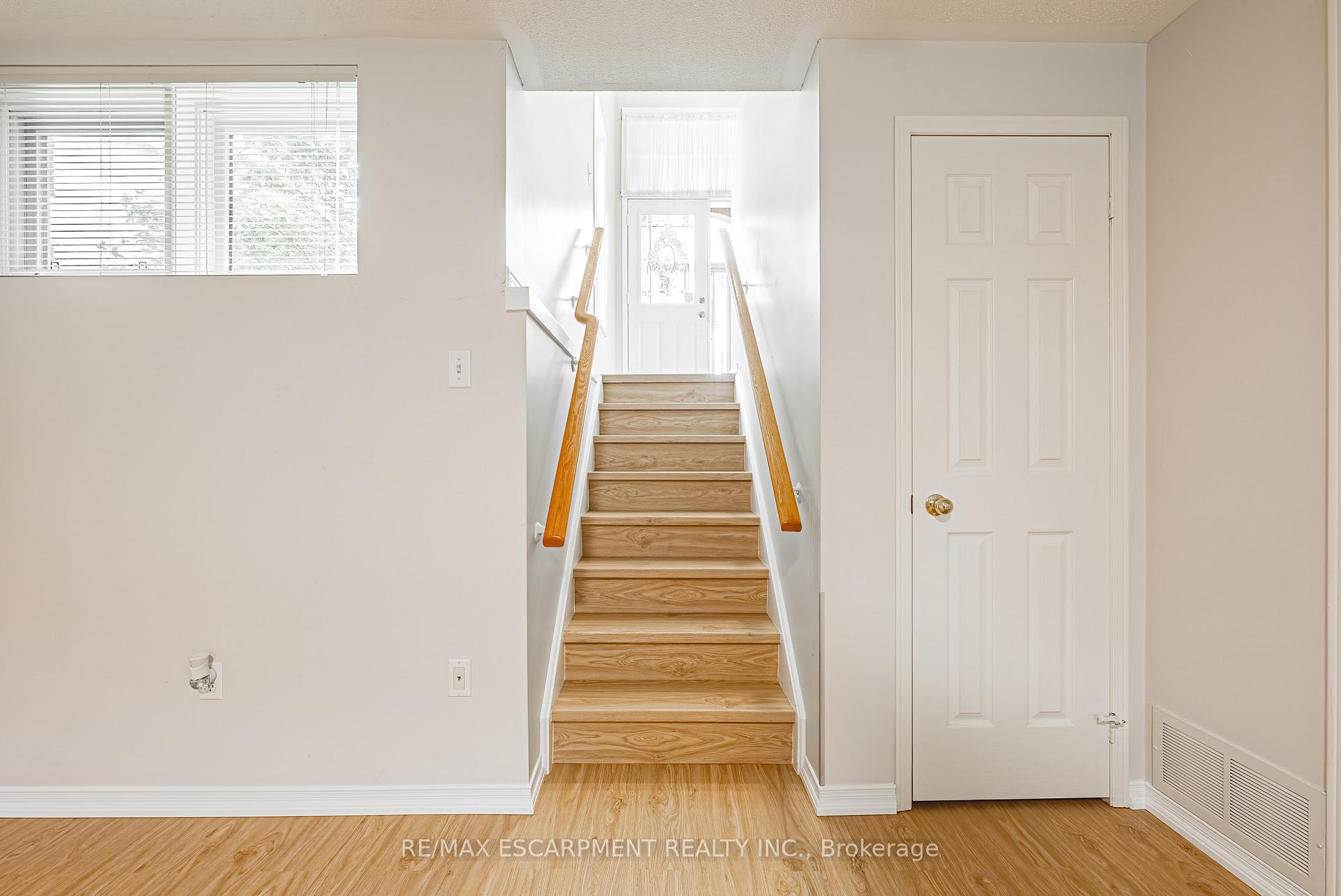 Photo 21 of 12 Summerfield Crescent, Brampton, Brampton West — HOMEH