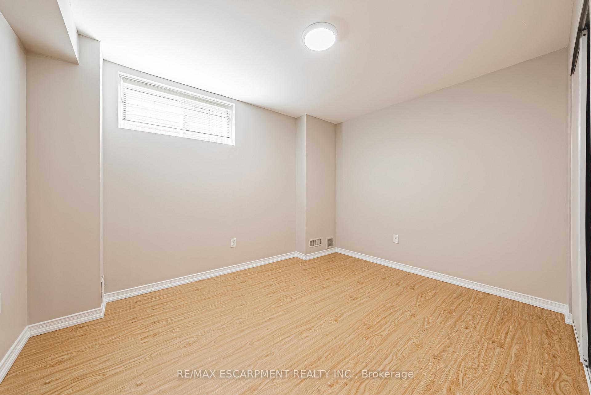 Photo 26 of 12 Summerfield Crescent, Brampton, Brampton West — HOMEH