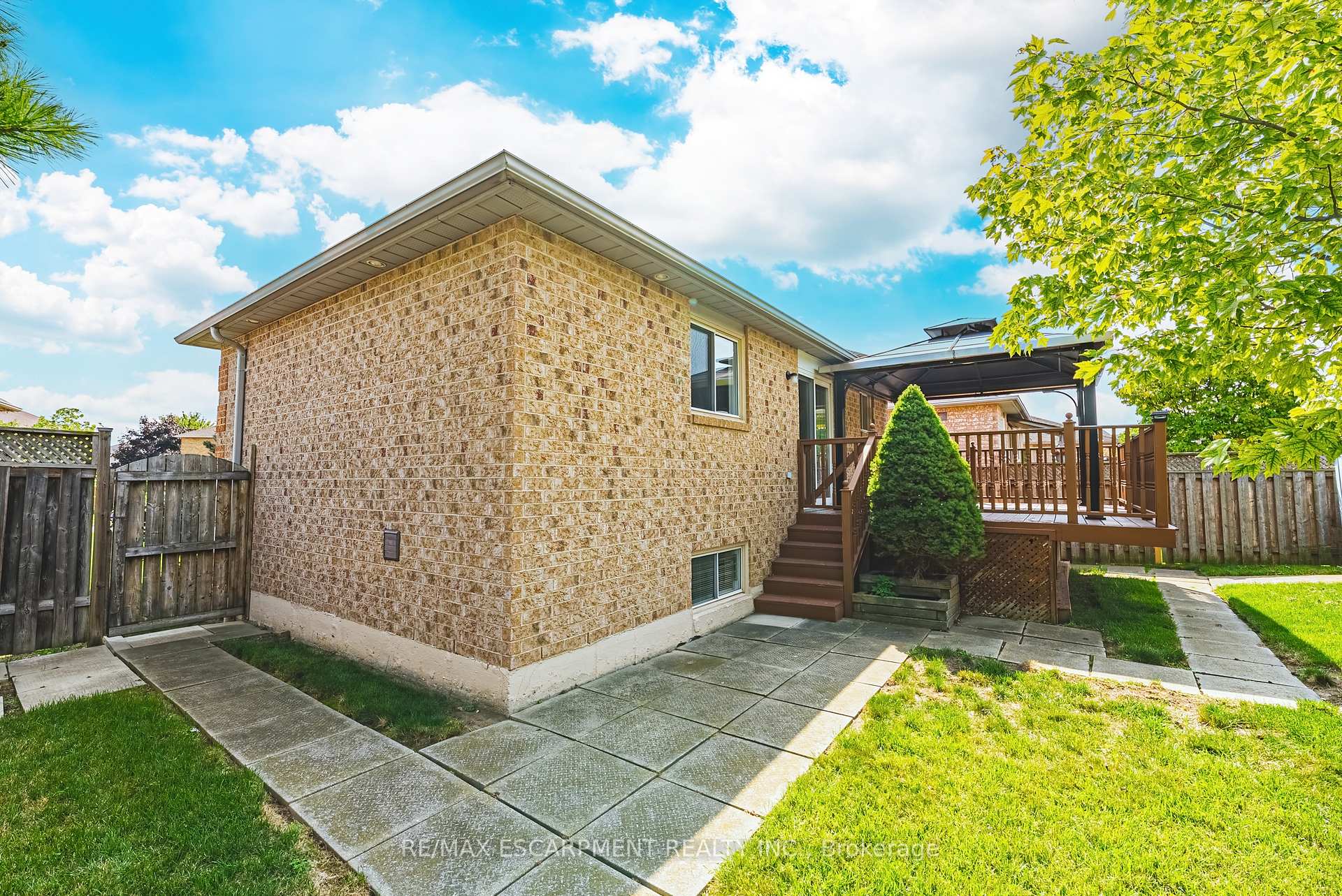 Photo 34 of 12 Summerfield Crescent, Brampton, Brampton West — HOMEH