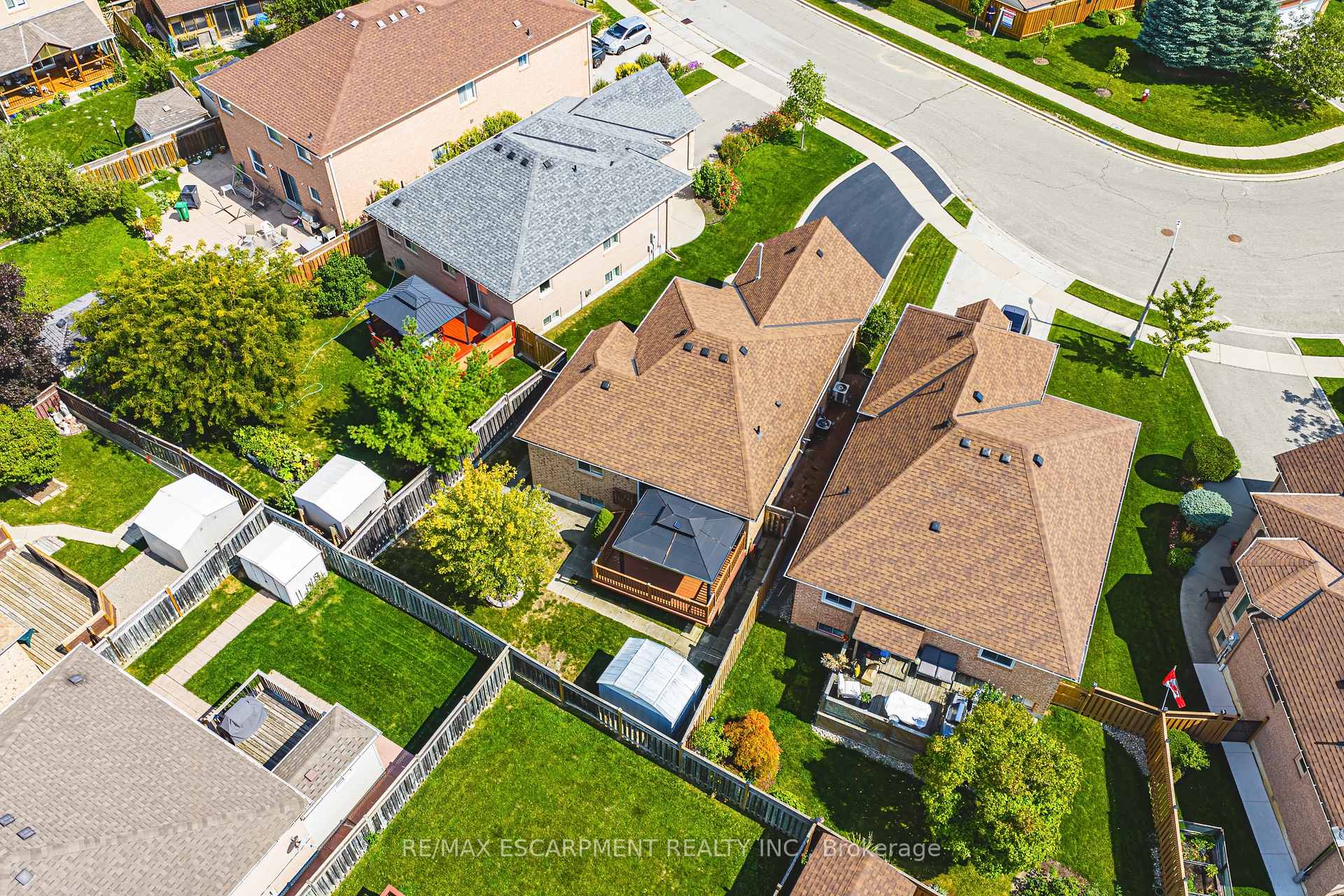 Photo 37 of 12 Summerfield Crescent, Brampton, Brampton West — HOMEH