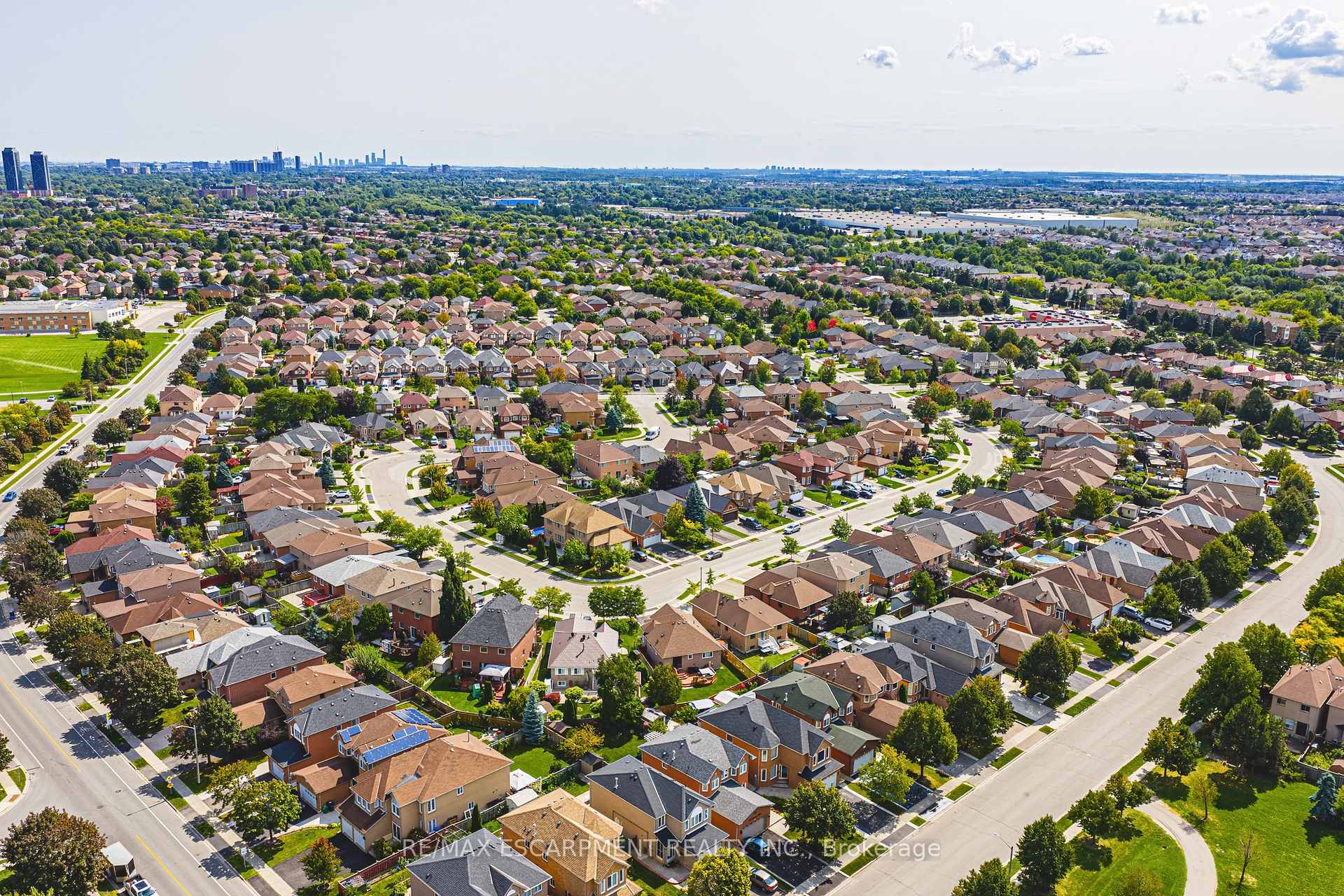 Photo 40 of 12 Summerfield Crescent, Brampton, Brampton West — HOMEH