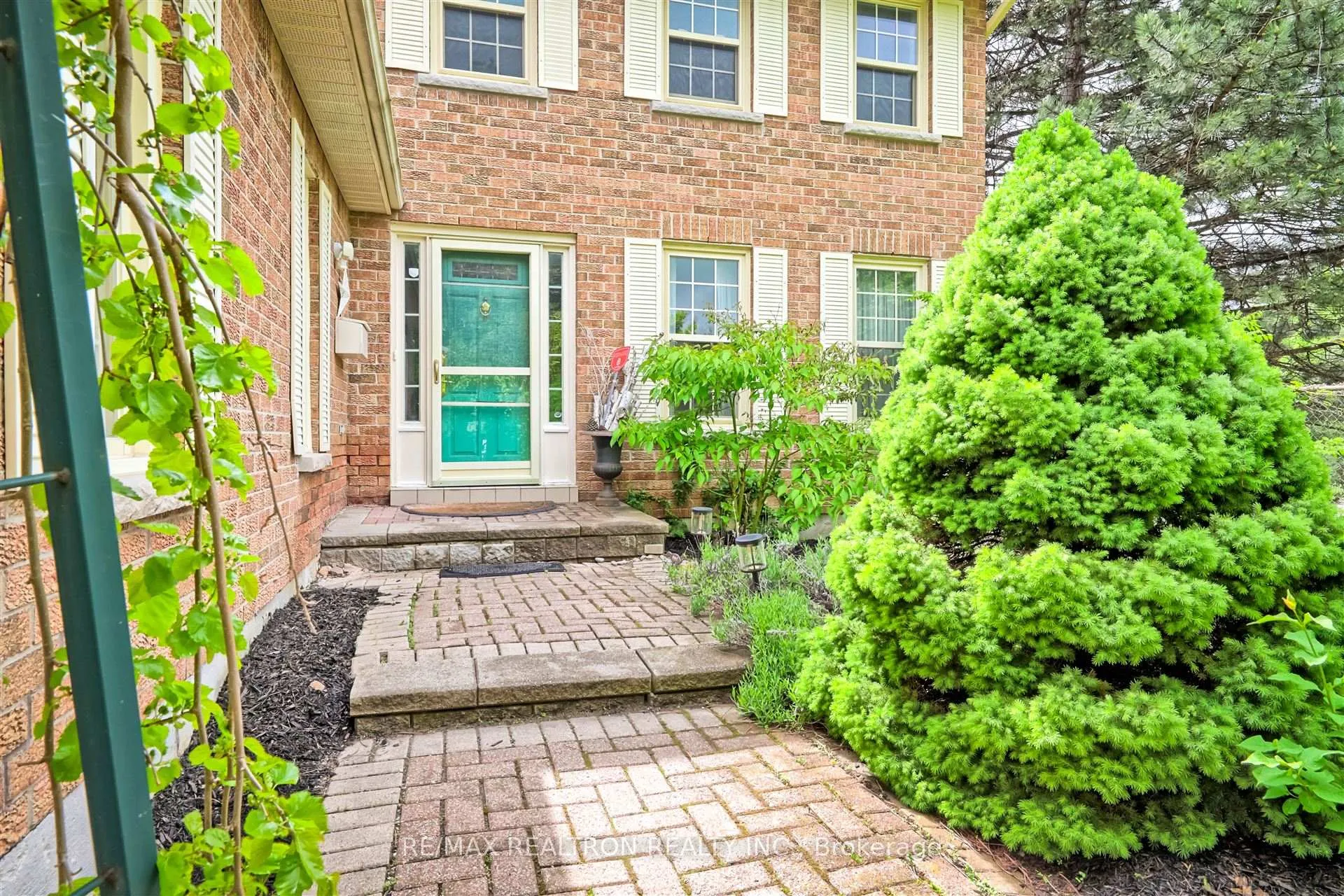 Photo 7 of 263 Orchard Heights Boulevard, Aurora, Aurora Heights — HOMEH