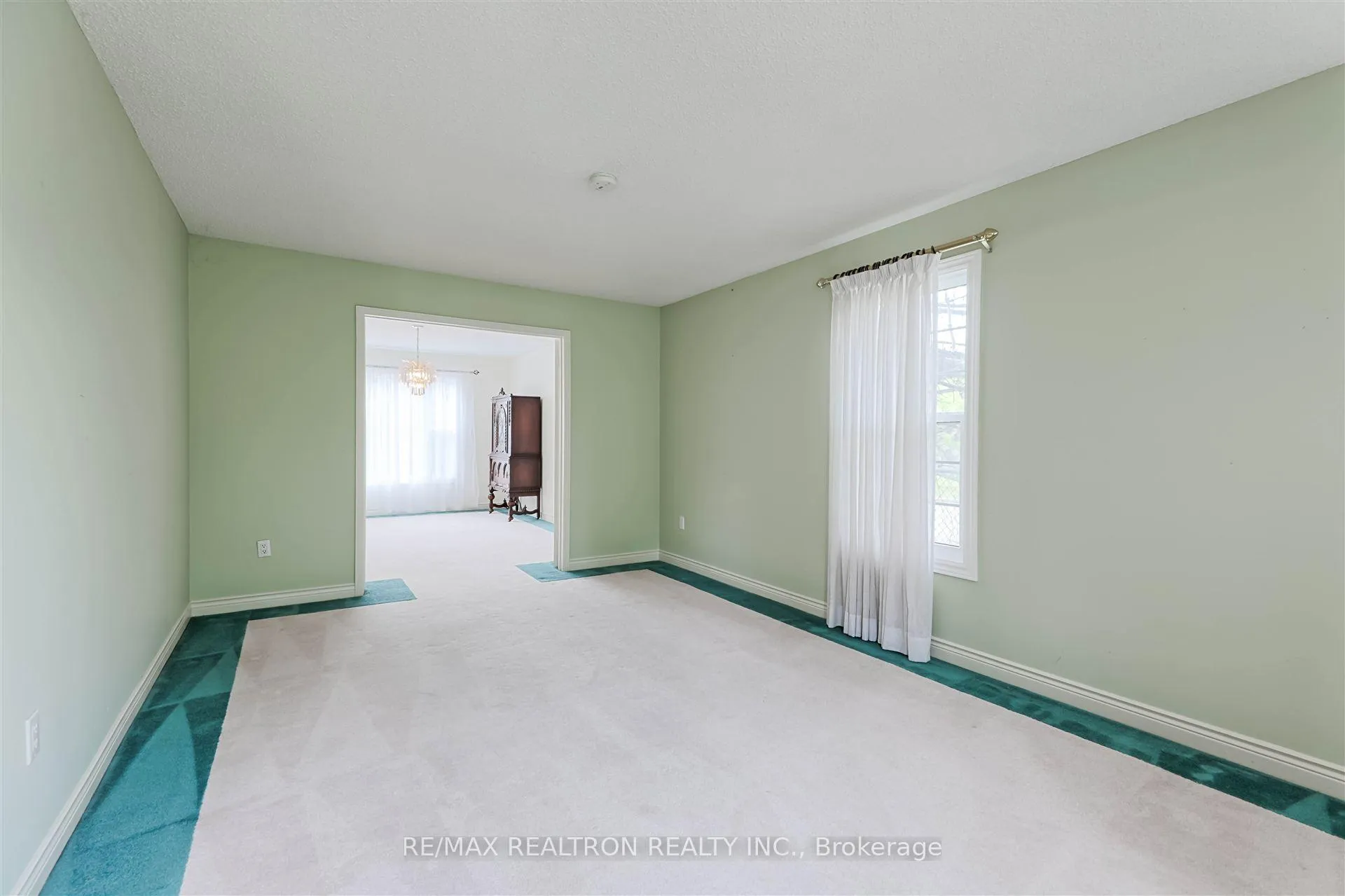 Photo 13 of 263 Orchard Heights Boulevard, Aurora, Aurora Heights — HOMEH