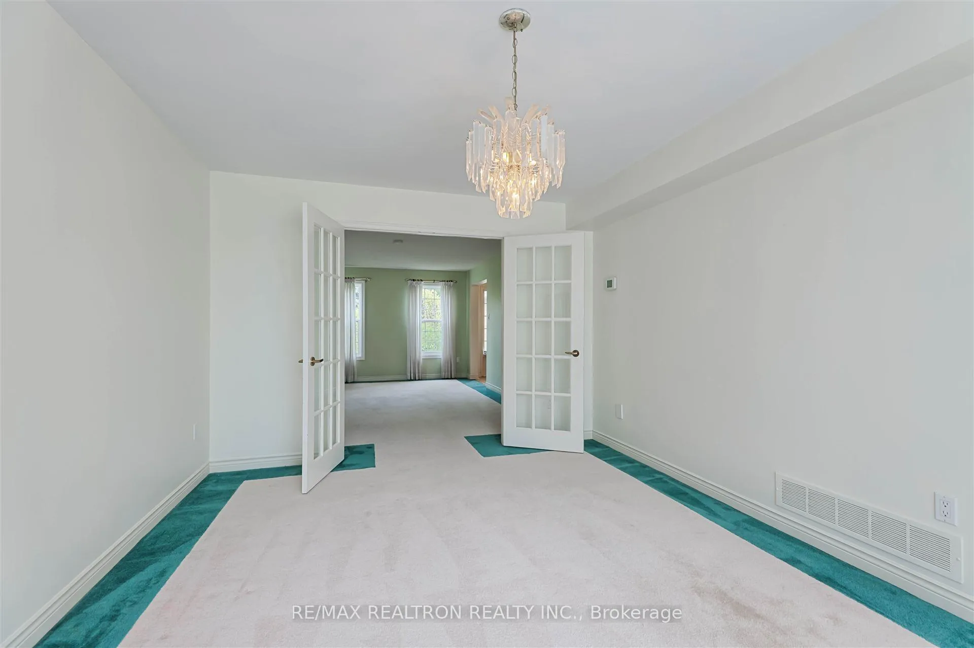 Photo 15 of 263 Orchard Heights Boulevard, Aurora, Aurora Heights — HOMEH