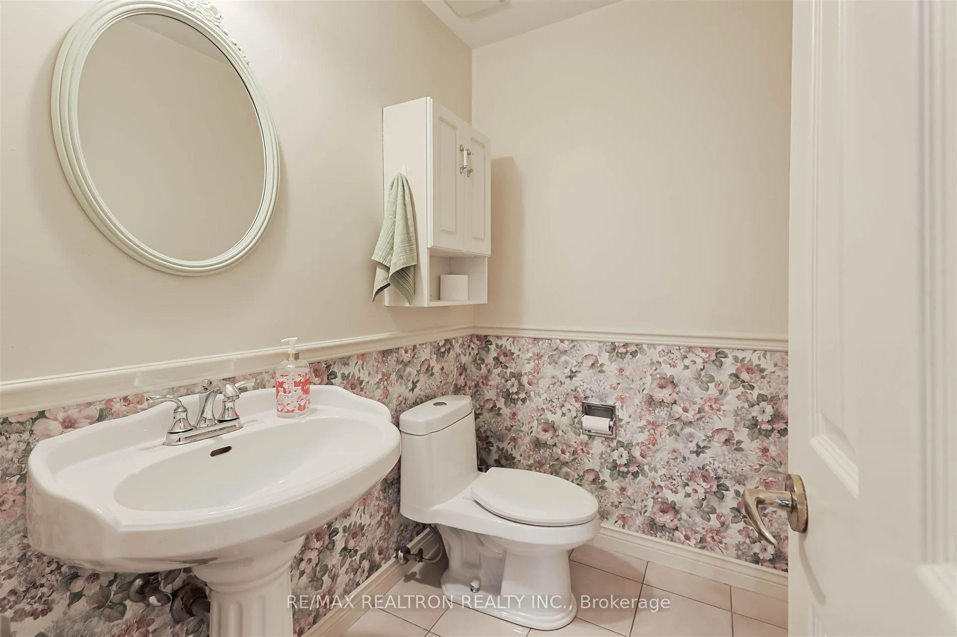 Photo 27 of 263 Orchard Heights Boulevard, Aurora, Aurora Heights — HOMEH