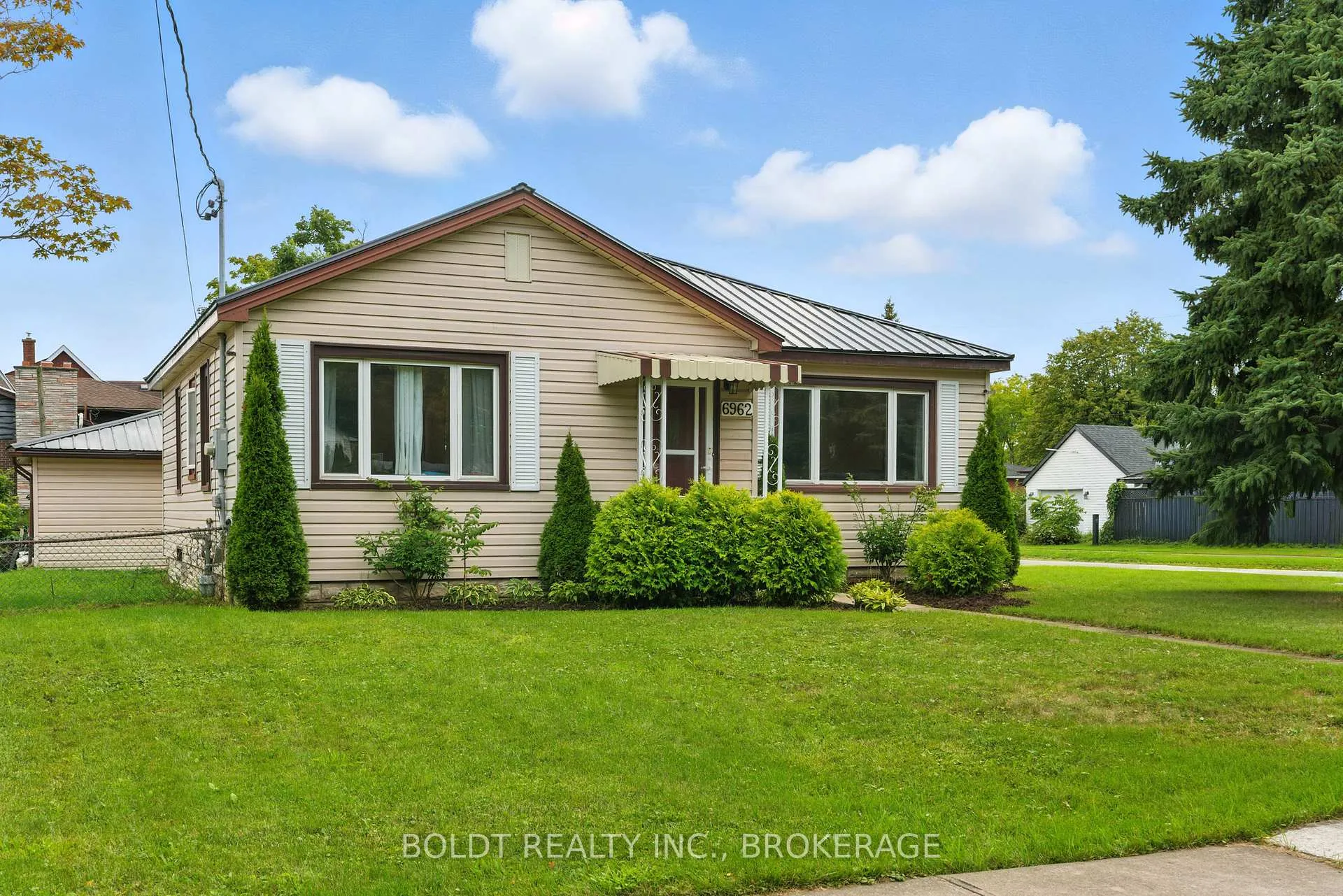 Photo 1 of 6962 Margaret Street, Niagara Falls, Arad/Fallsview — HOMEH