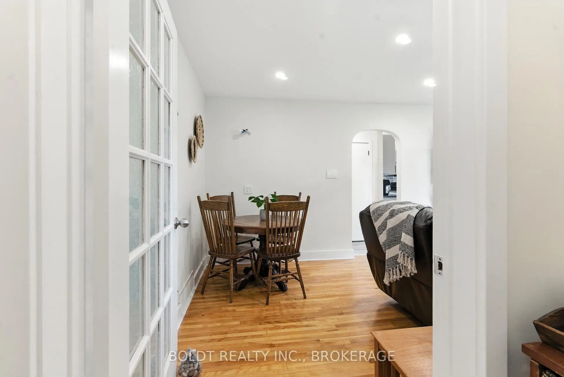 Photo 3 of 6962 Margaret Street, Niagara Falls, Arad/Fallsview — HOMEH