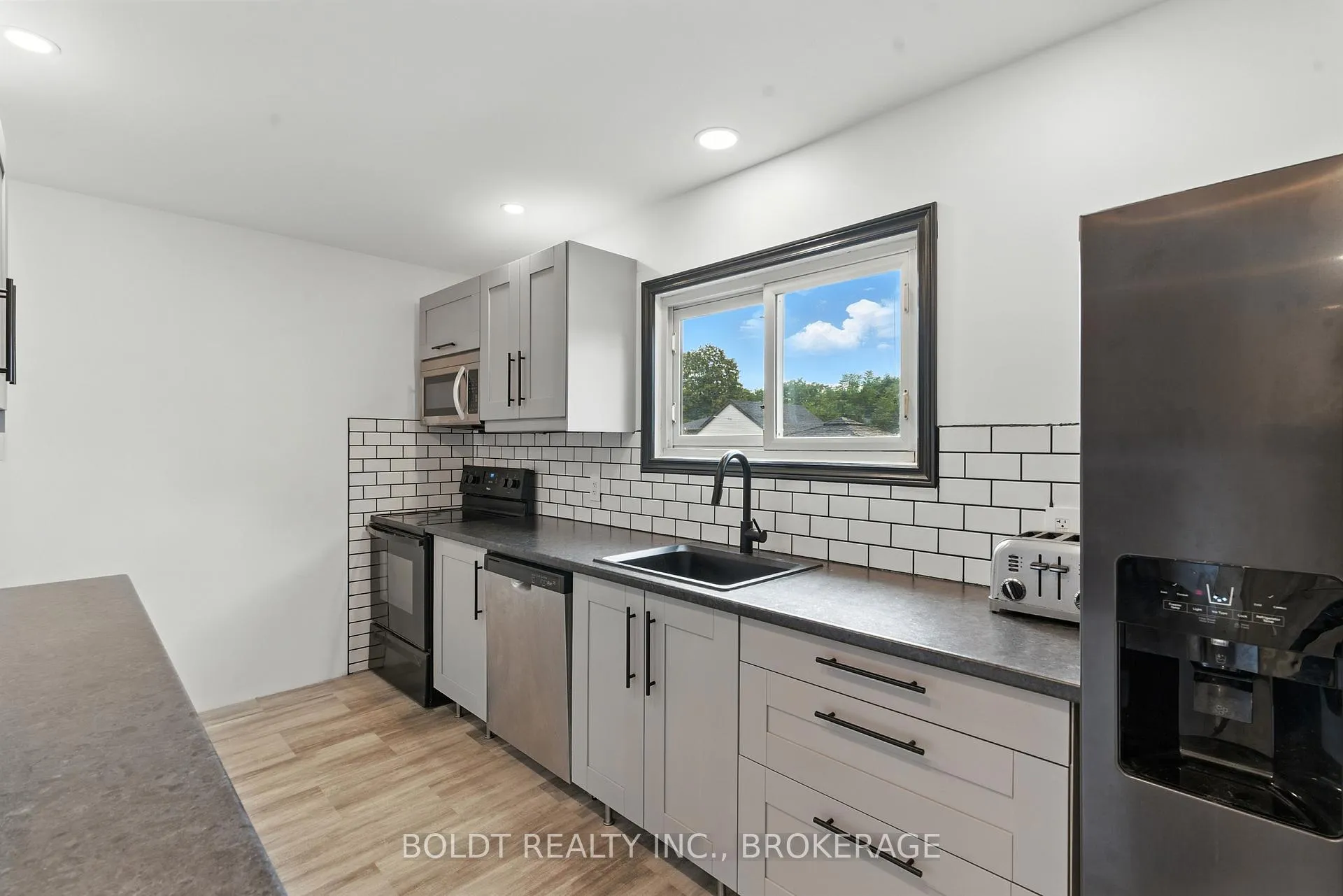Photo 9 of 6962 Margaret Street, Niagara Falls, Arad/Fallsview — HOMEH