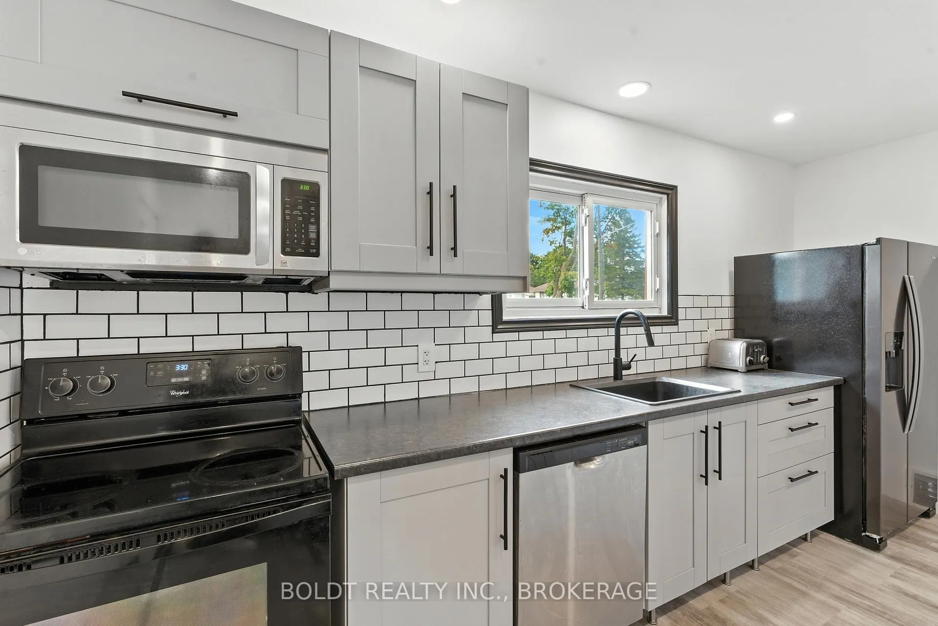 Photo 11 of 6962 Margaret Street, Niagara Falls, Arad/Fallsview — HOMEH