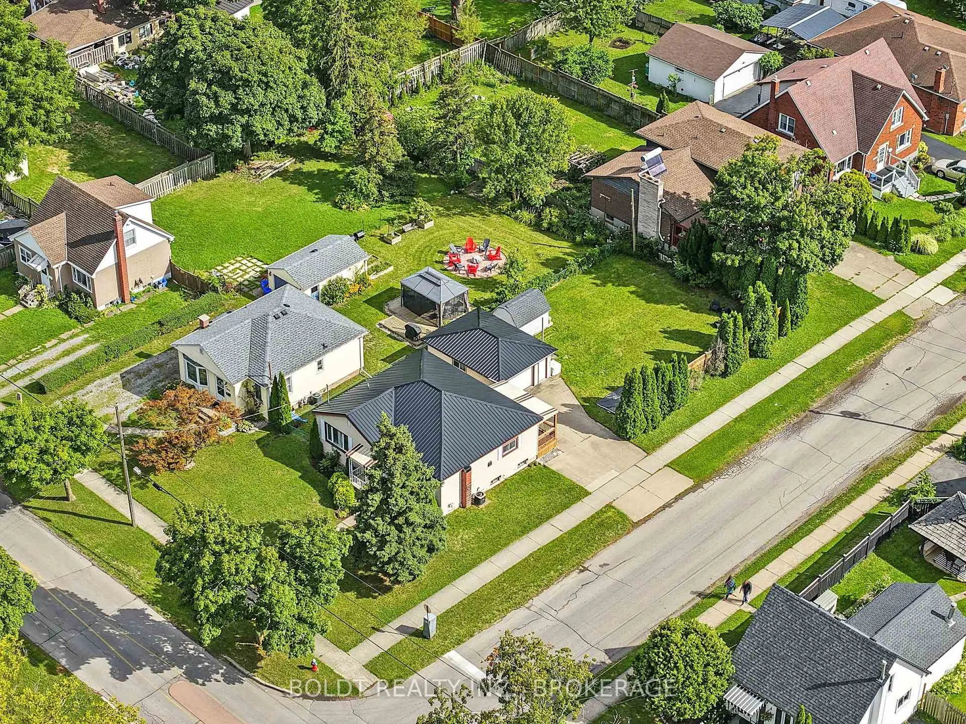 Photo 25 of 6962 Margaret Street, Niagara Falls, Arad/Fallsview — HOMEH