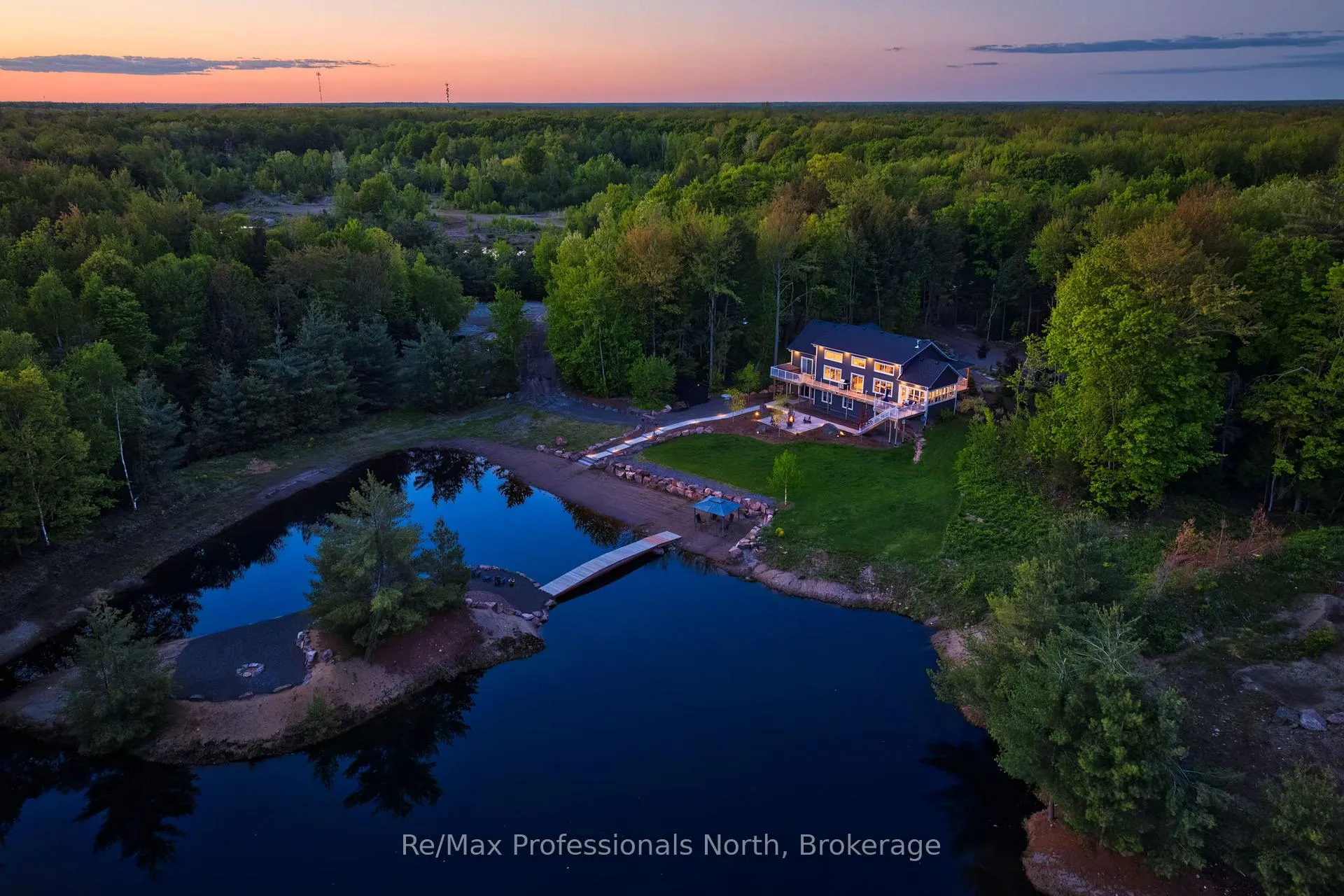 Photo 1 of 1076 Xavier Street, Gravenhurst, Morriston — HOMEH