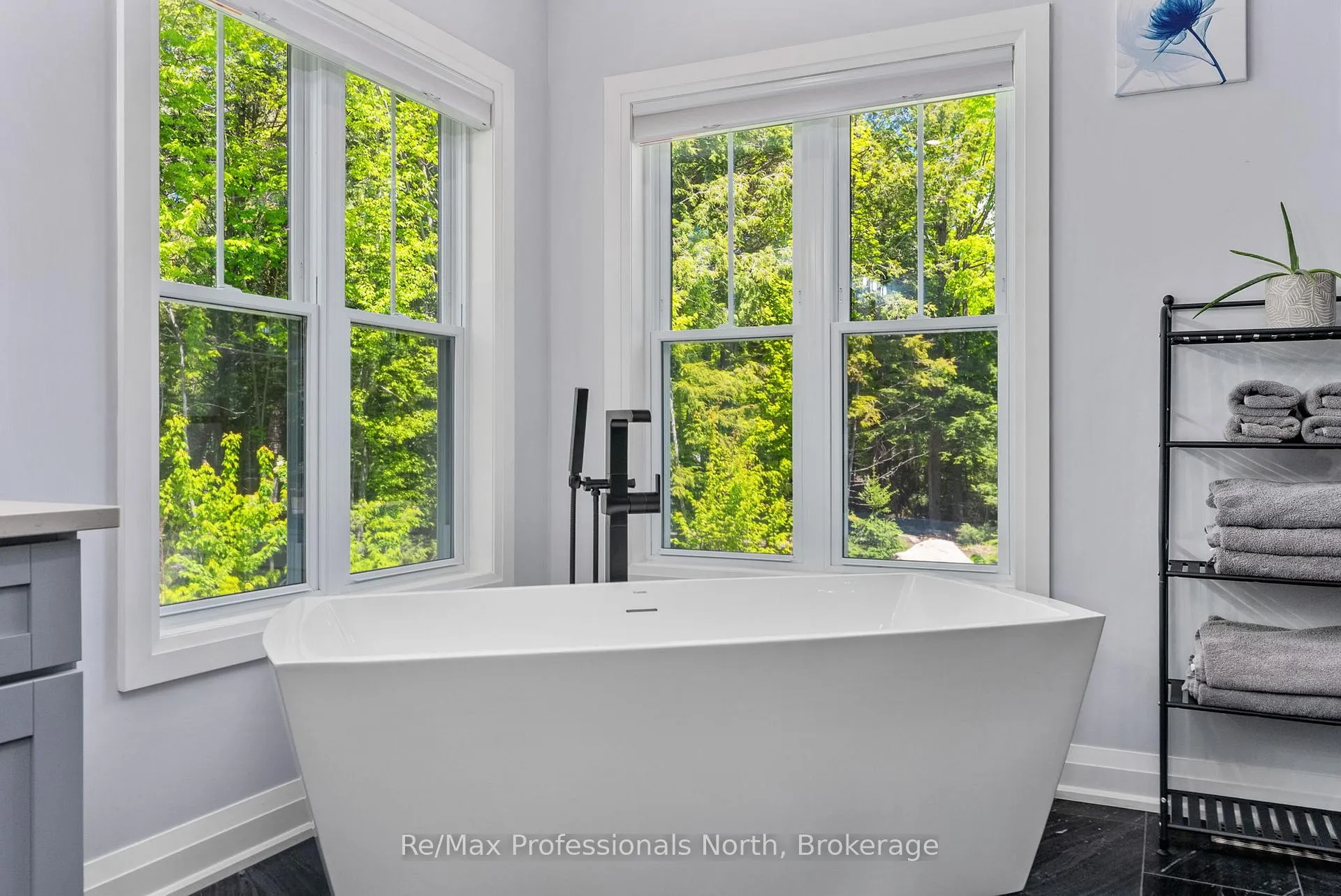 Photo 31 of 1076 Xavier Street, Gravenhurst, Morriston — HOMEH