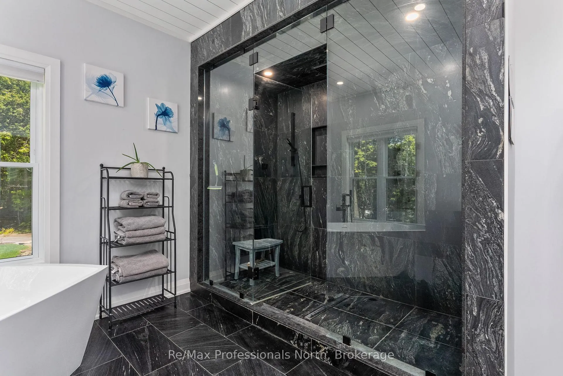 Photo 32 of 1076 Xavier Street, Gravenhurst, Morriston — HOMEH