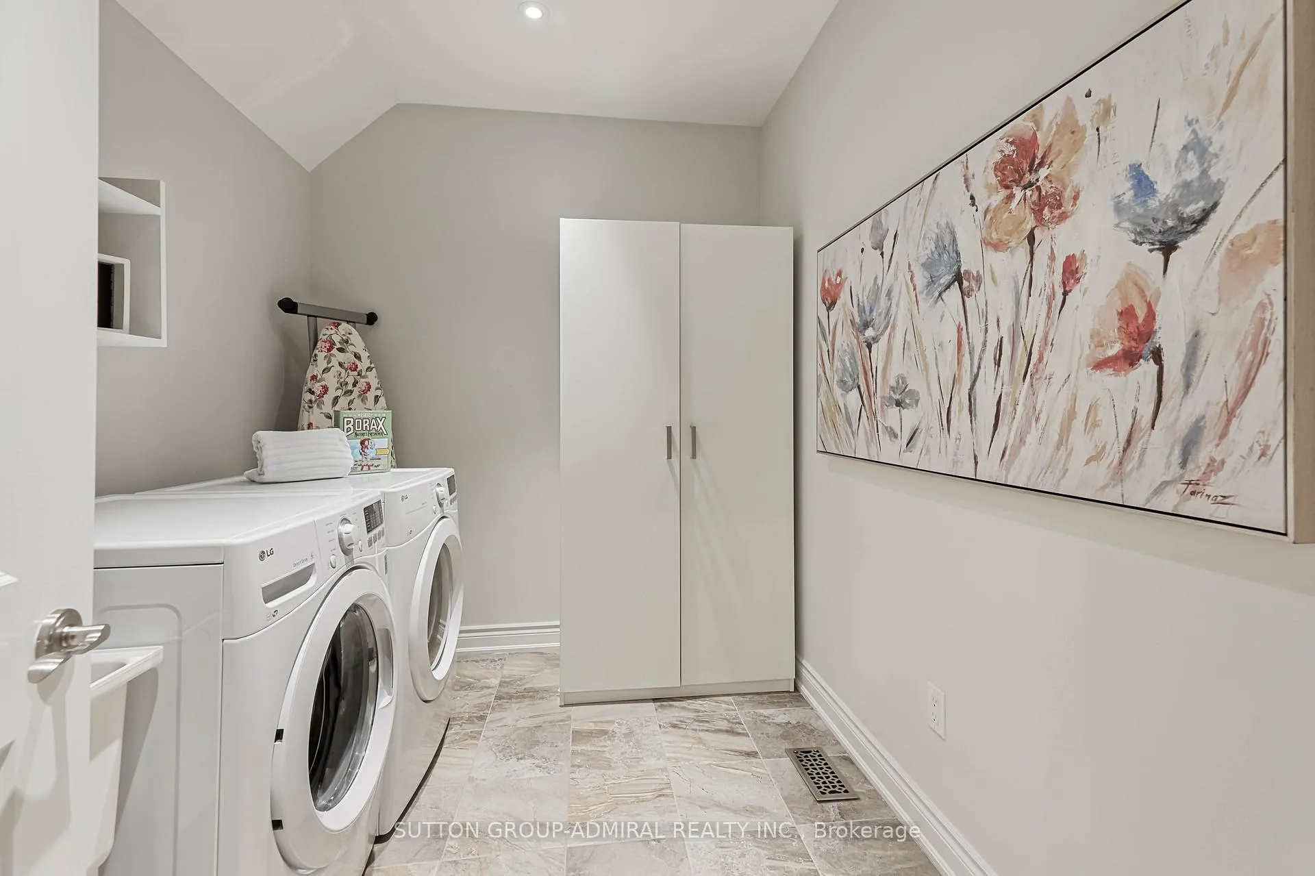 Photo 26 of 12 Petersen Place, King, Nobleton — HOMEH