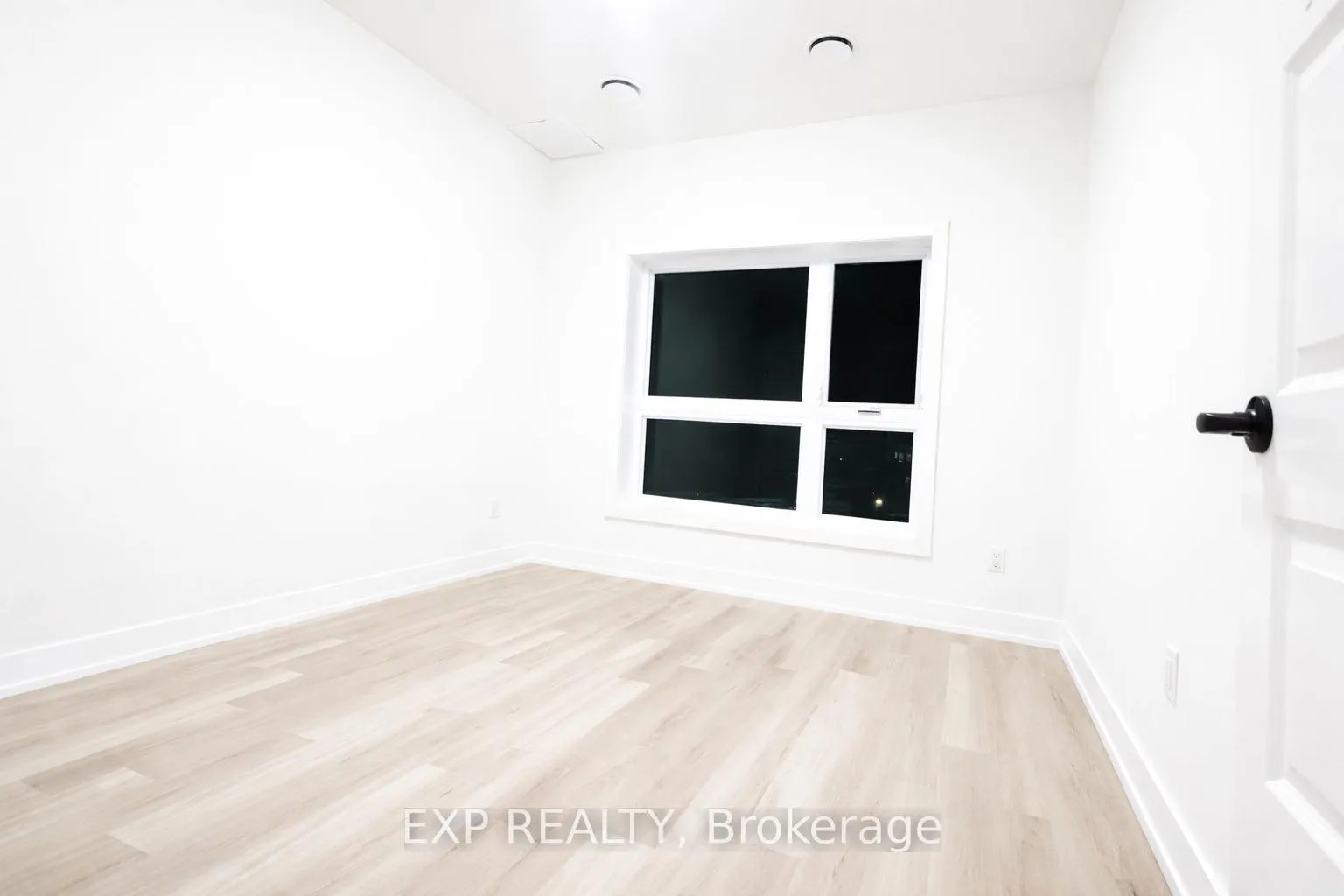 Photo 13 of Unit 514, 1100 Lackner Place, Kitchener — HOMEH