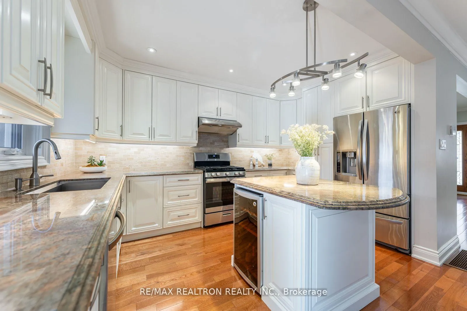Photo 10 of 22 Crang Avenue, Toronto, Oakwood Village — HOMEH