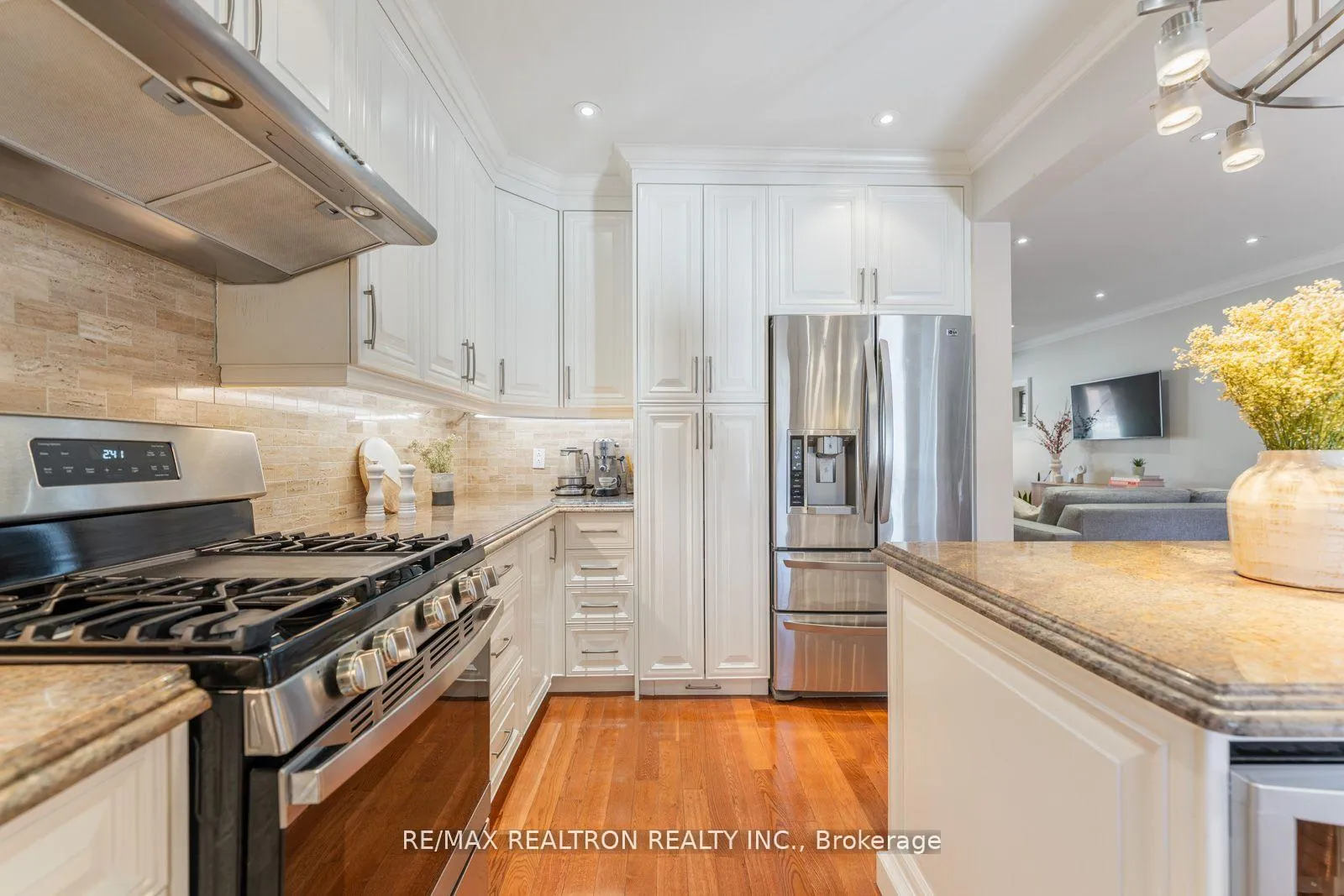 Photo 13 of 22 Crang Avenue, Toronto, Oakwood Village — HOMEH