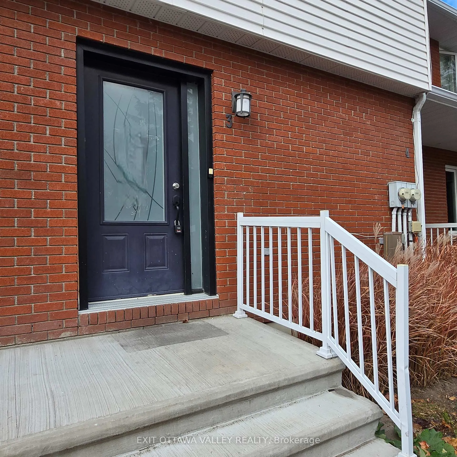 Photo 2 of Unit 3, 10 Charles Street, Arnprior — HOMEH