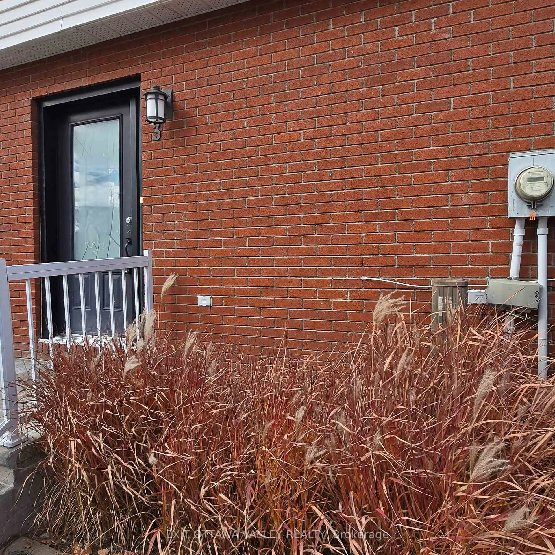 Photo 3 of Unit 3, 10 Charles Street, Arnprior — HOMEH