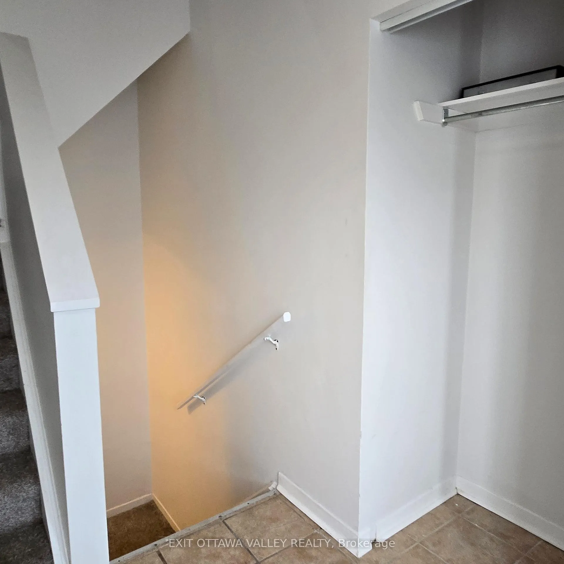 Photo 6 of Unit 3, 10 Charles Street, Arnprior — HOMEH
