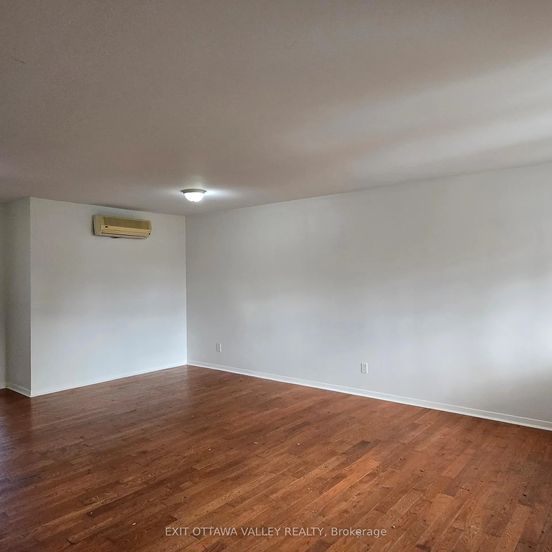 Photo 13 of Unit 3, 10 Charles Street, Arnprior — HOMEH