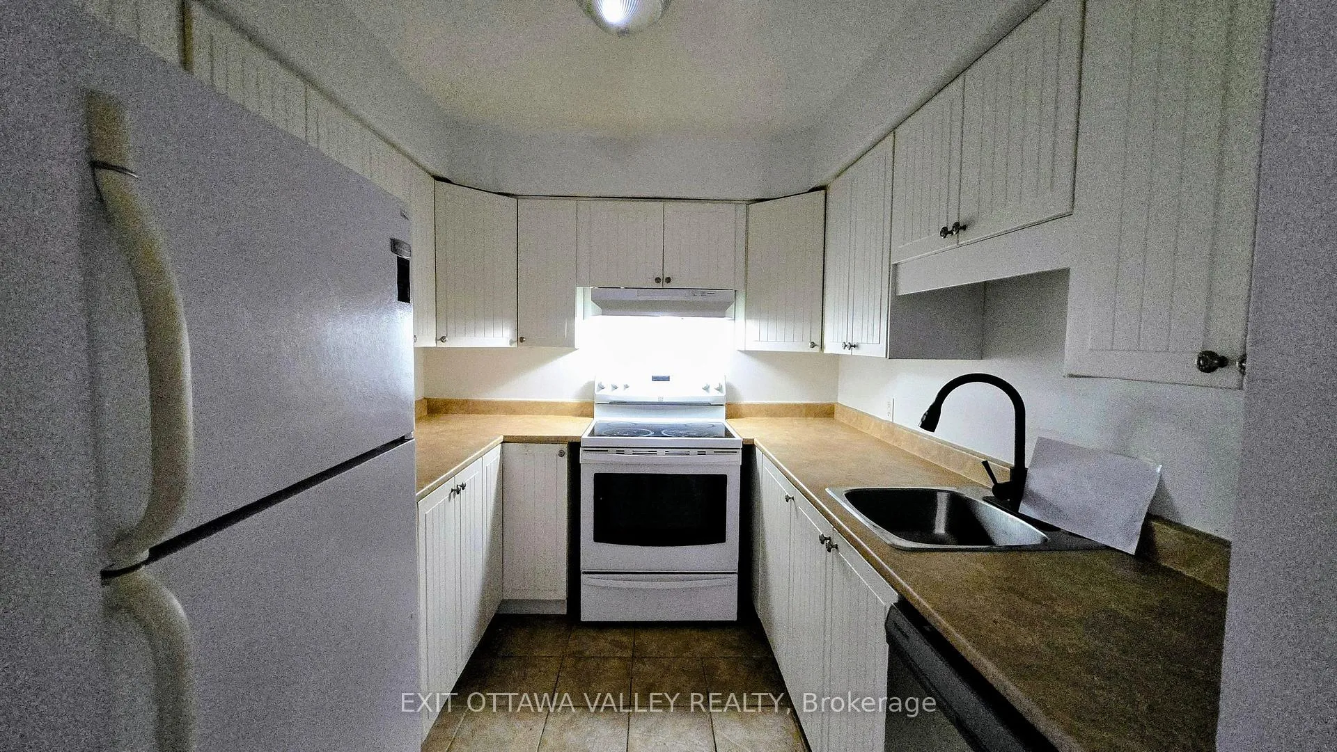 Photo 15 of Unit 3, 10 Charles Street, Arnprior — HOMEH