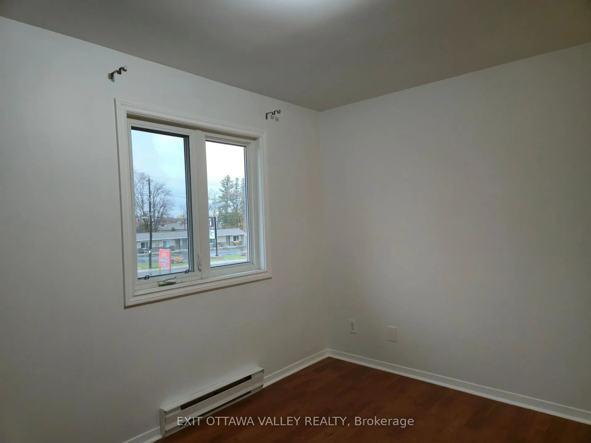 Photo 23 of Unit 3, 10 Charles Street, Arnprior — HOMEH