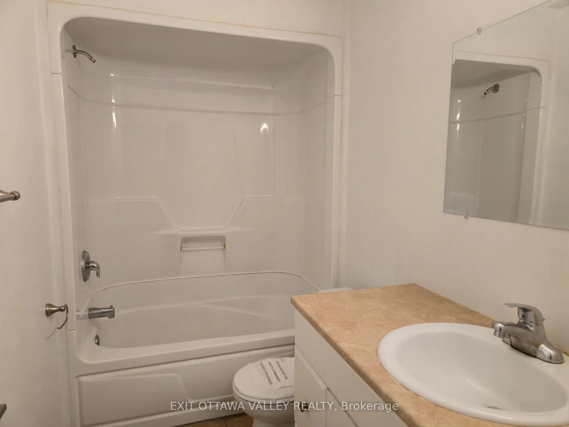 Photo 26 of Unit 3, 10 Charles Street, Arnprior — HOMEH