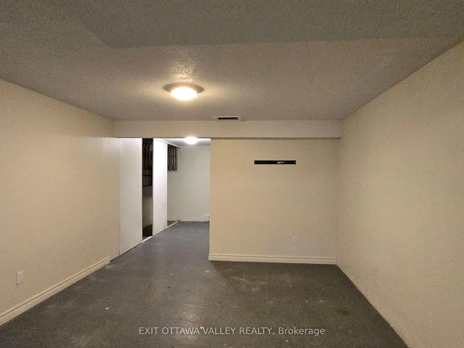 Photo 33 of Unit 3, 10 Charles Street, Arnprior — HOMEH