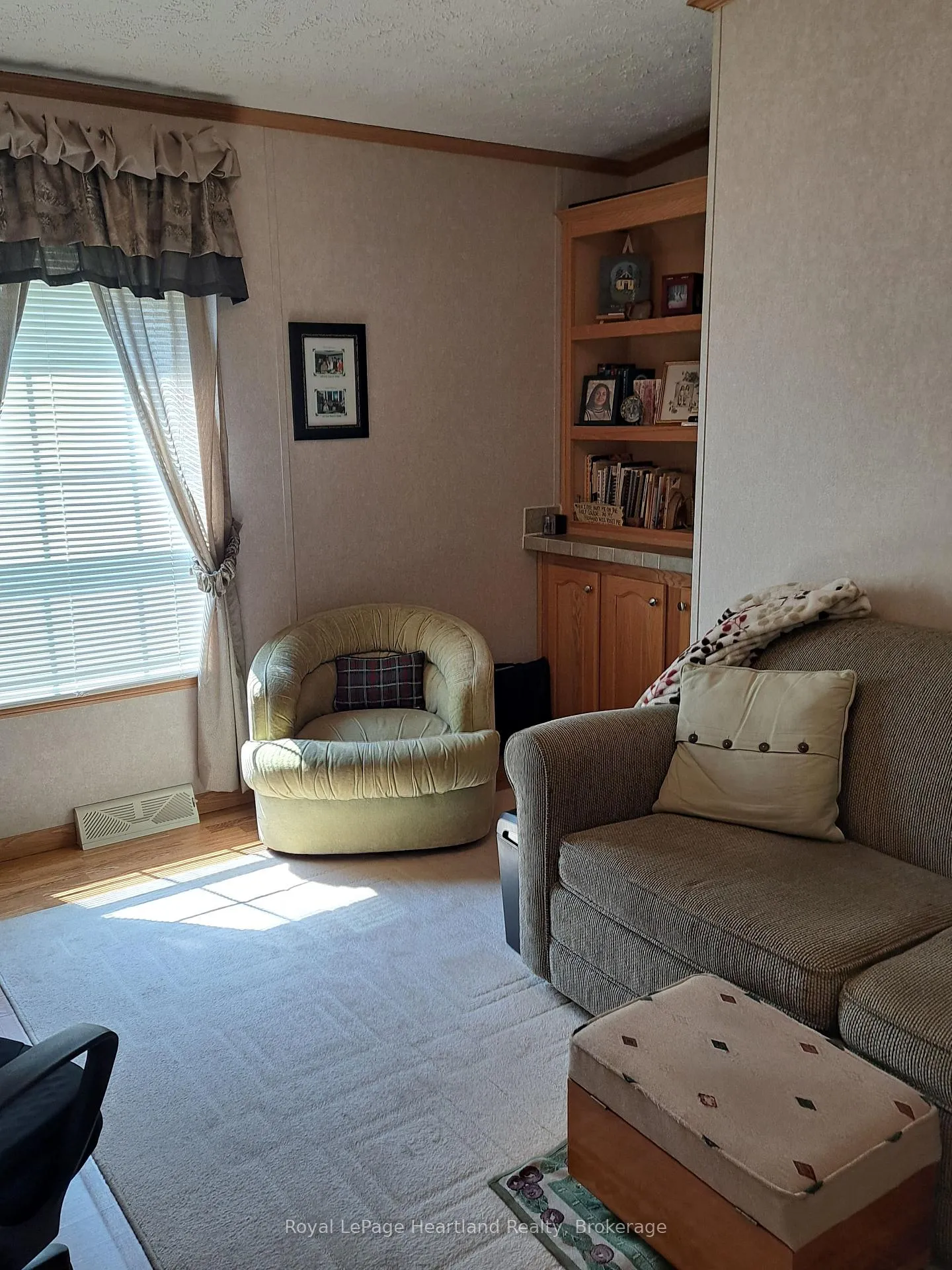 Photo 8 of 469 Richard Crescent, Strathroy-Caradoc, SE — HOMEH