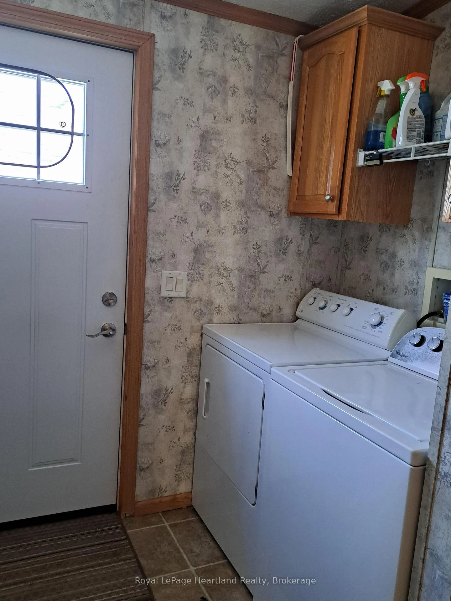 Photo 9 of 469 Richard Crescent, Strathroy-Caradoc, SE — HOMEH