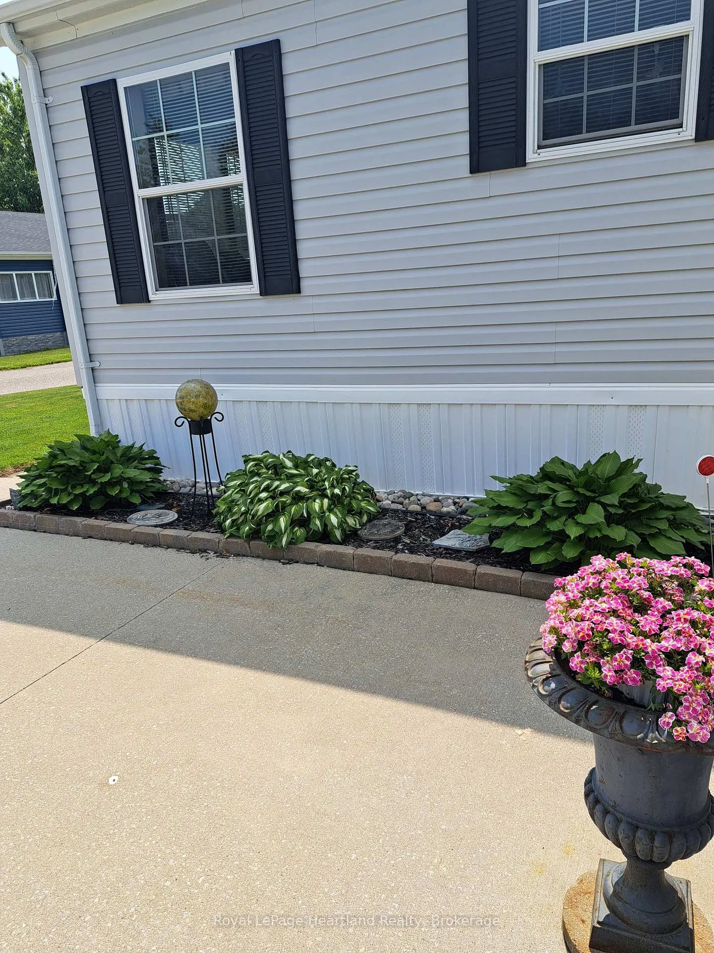Photo 15 of 469 Richard Crescent, Strathroy-Caradoc, SE — HOMEH