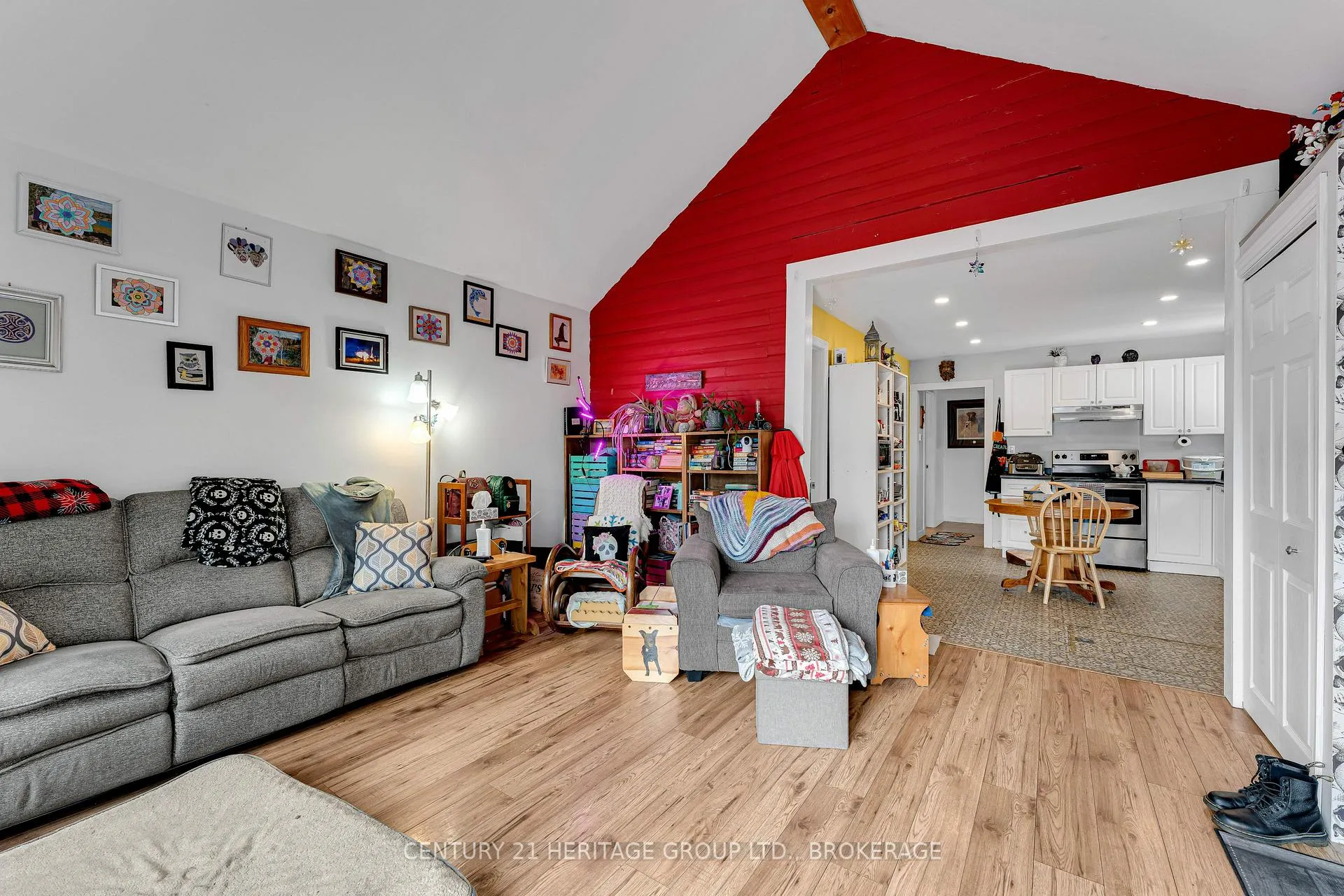 Photo 5 of 336 Elliott Avenue, Kingston, East of Sir John A. Blvd — HOMEH