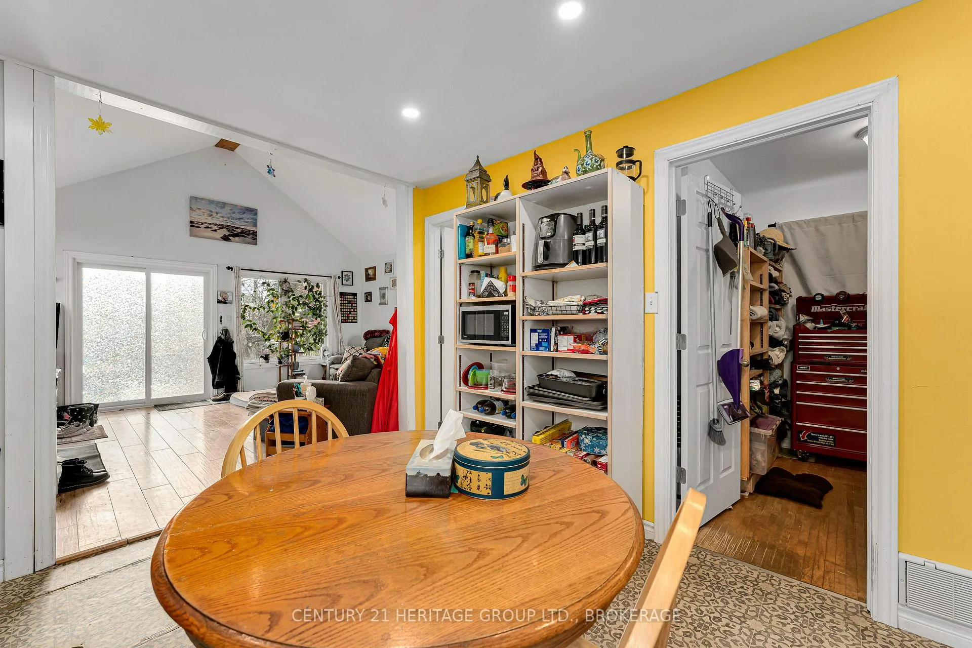 Photo 6 of 336 Elliott Avenue, Kingston, East of Sir John A. Blvd — HOMEH