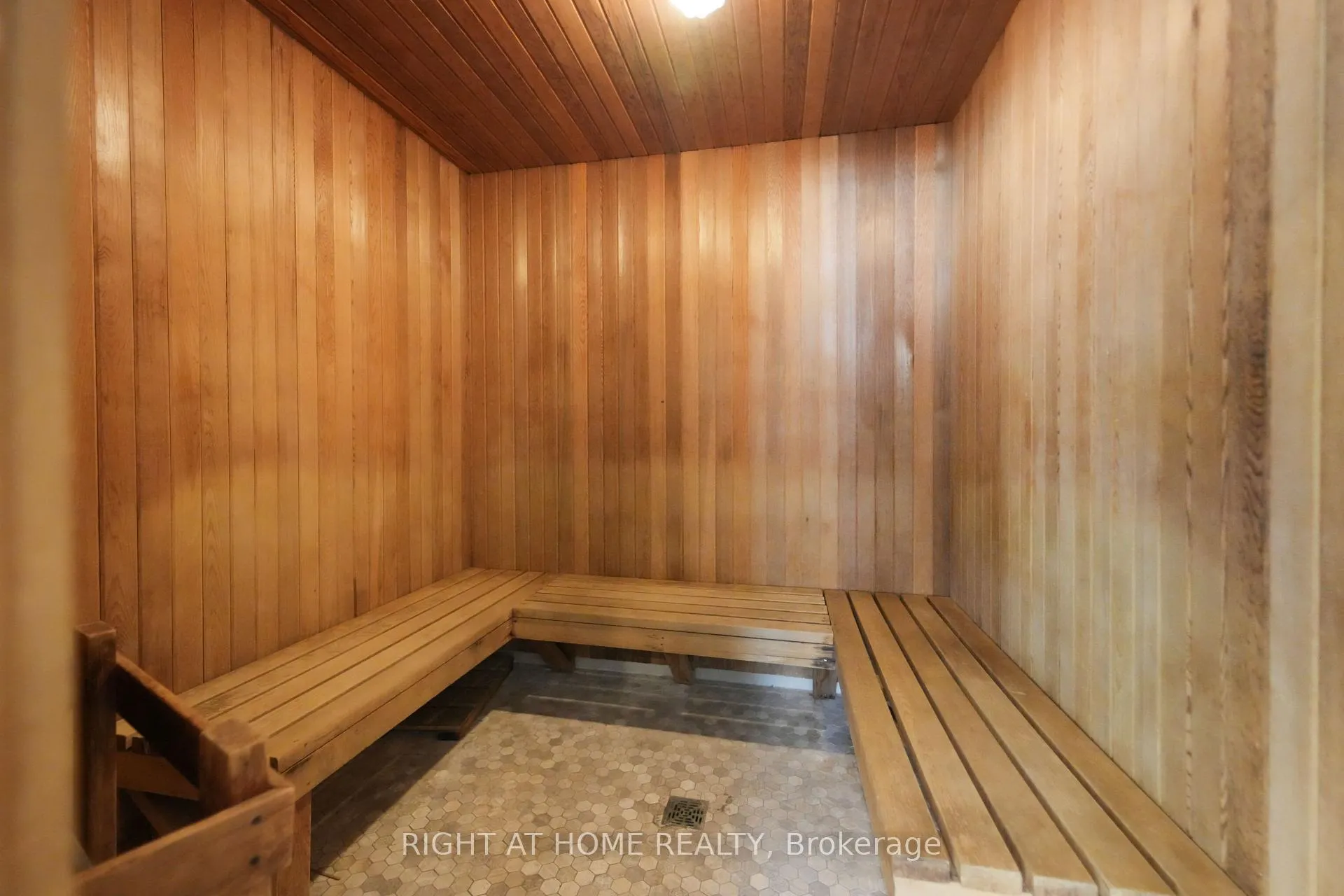 Photo 17 of Unit 710, 2 Maison Parc Court, Vaughan, Lakeview Estates — HOMEH