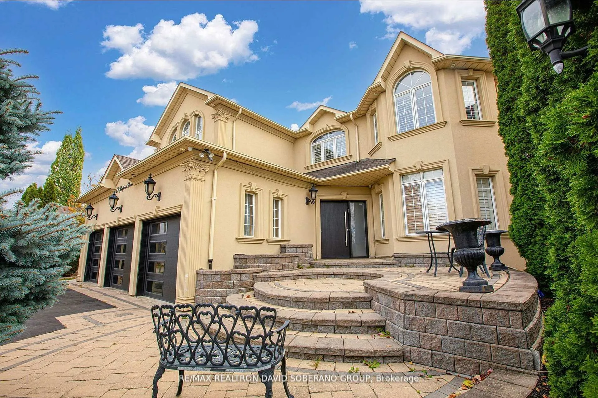 Photo 2 of 69 Glenforest Drive, Vaughan, Uplands — HOMEH