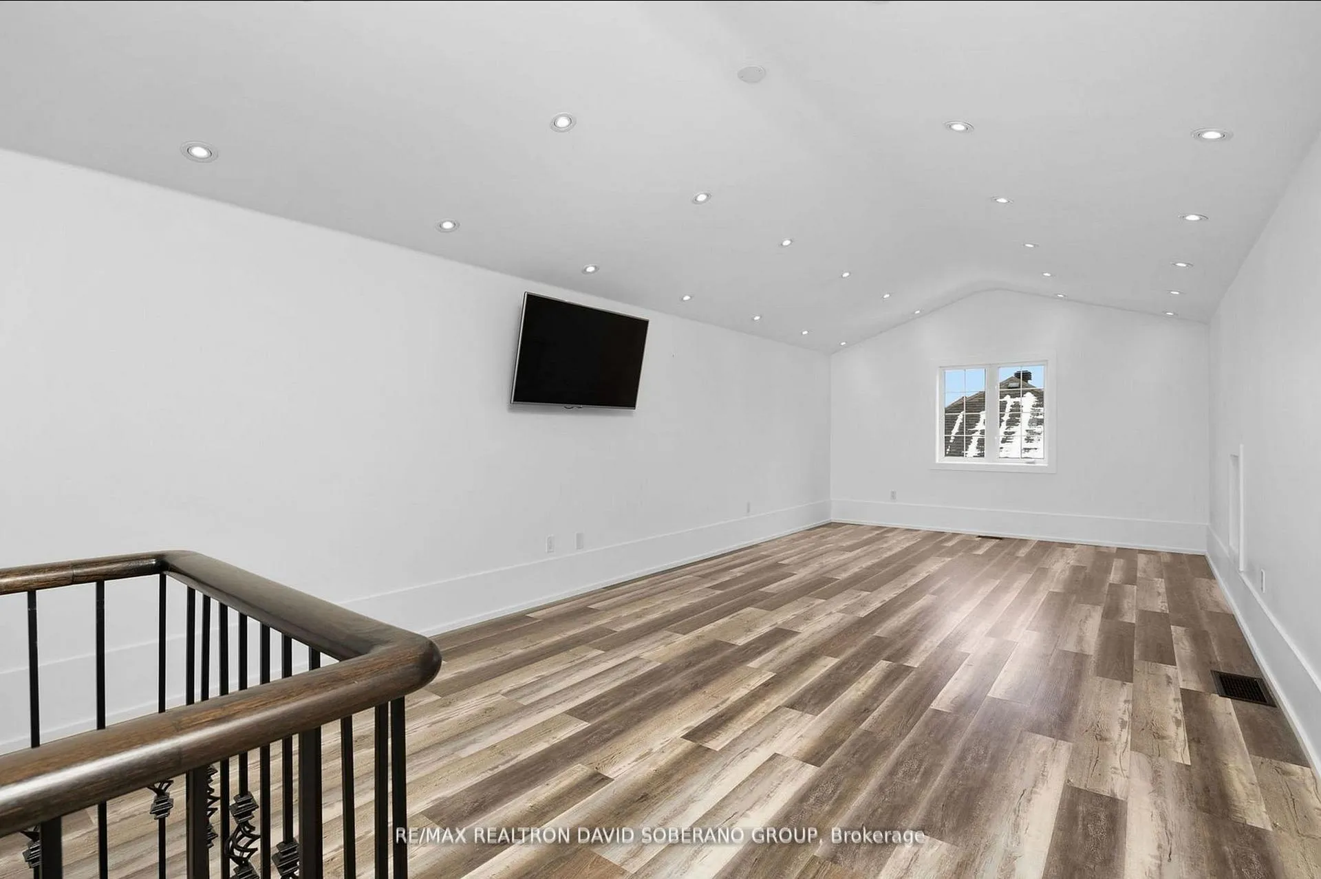 Photo 29 of 69 Glenforest Drive, Vaughan, Uplands — HOMEH