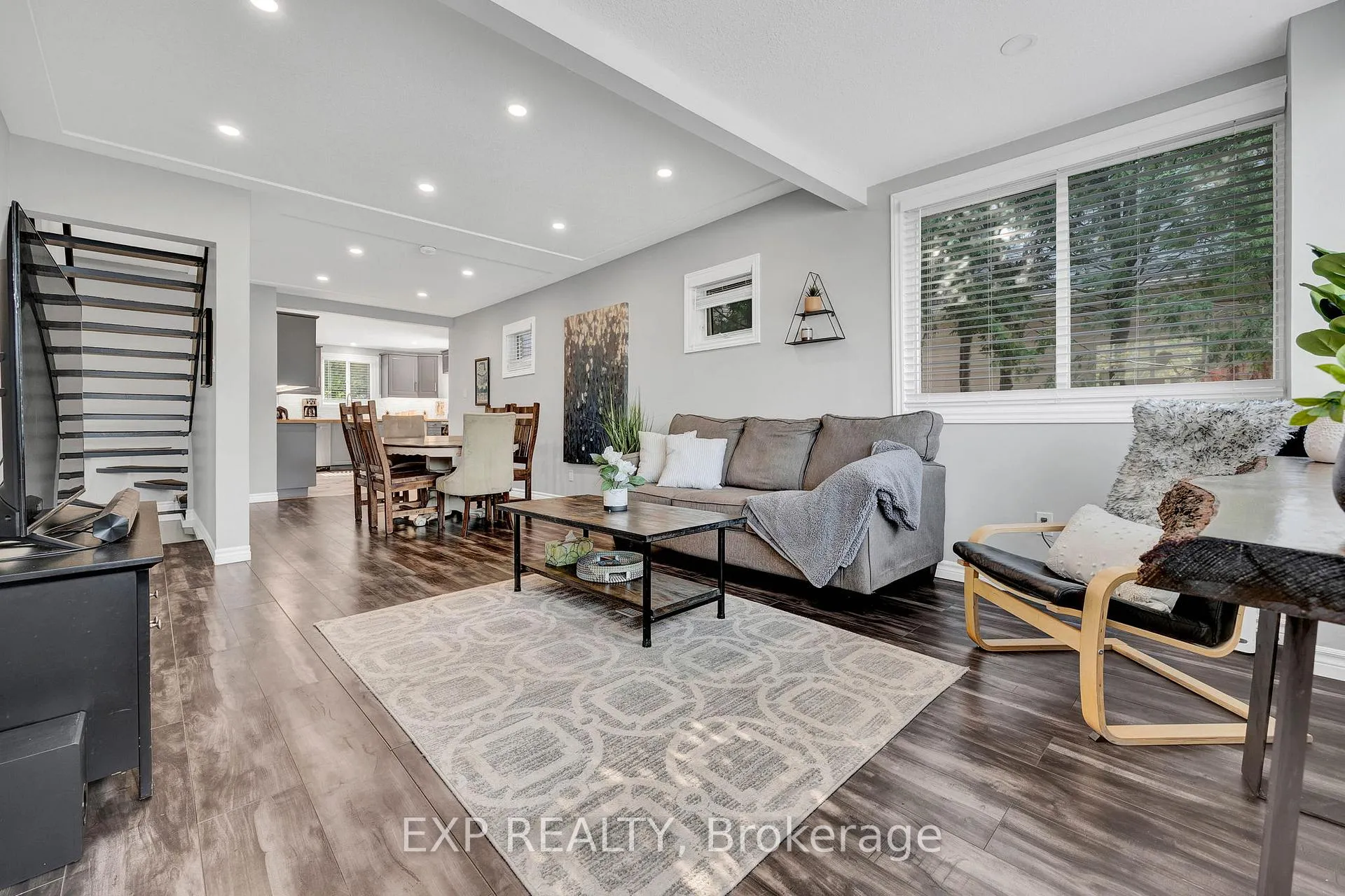 Photo 2 of 124 Whitney Place, Kitchener, Mill Courtland Woodside Park — HOMEH