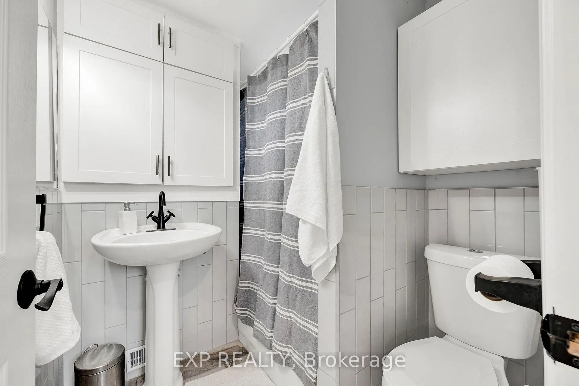 Photo 9 of 124 Whitney Place, Kitchener, Mill Courtland Woodside Park — HOMEH