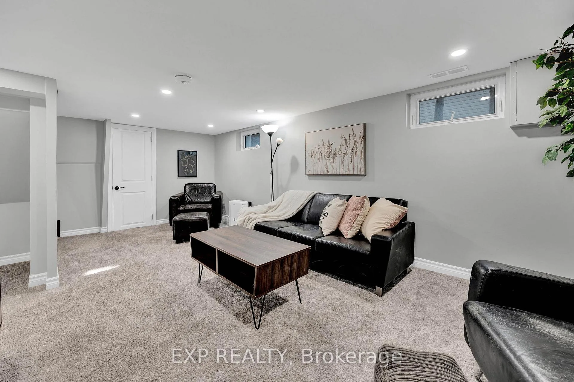 Photo 11 of 124 Whitney Place, Kitchener, Mill Courtland Woodside Park — HOMEH