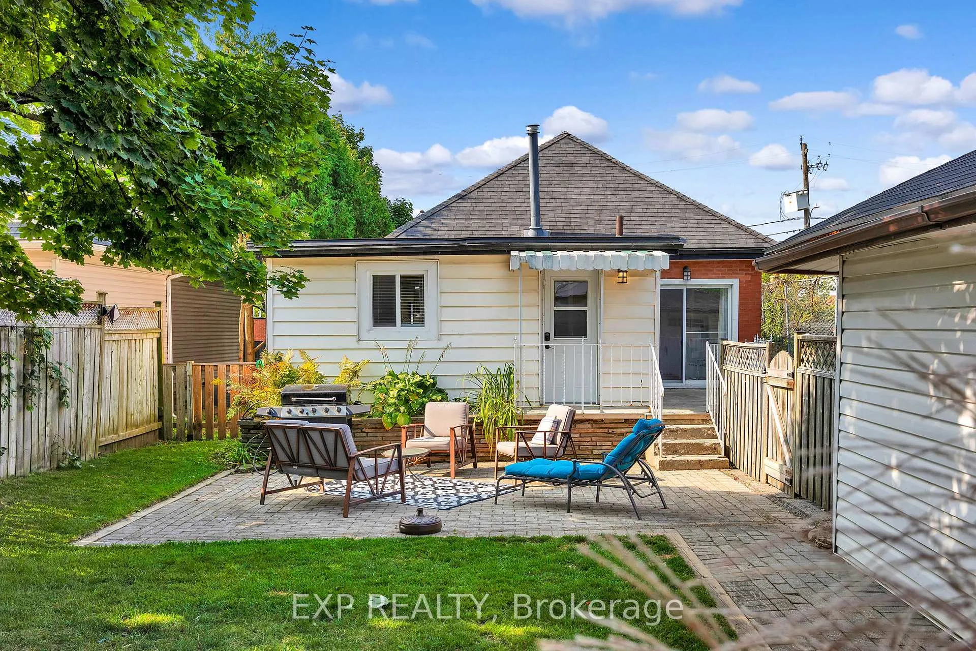 Photo 14 of 124 Whitney Place, Kitchener, Mill Courtland Woodside Park — HOMEH