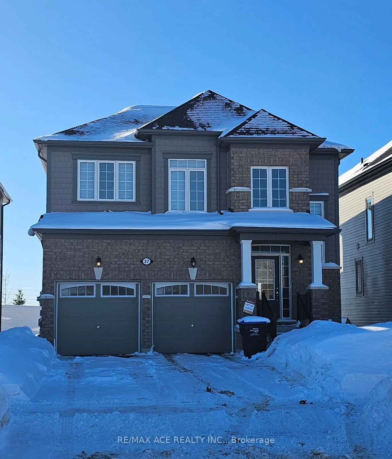 Photo 1 of 37 Union Boulevard, Wasaga Beach — HOMEH