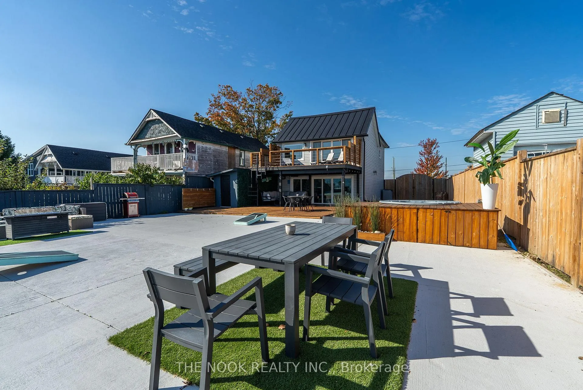 Photo 11 of 74 East Beach Road, Clarington, Bowmanville — HOMEH