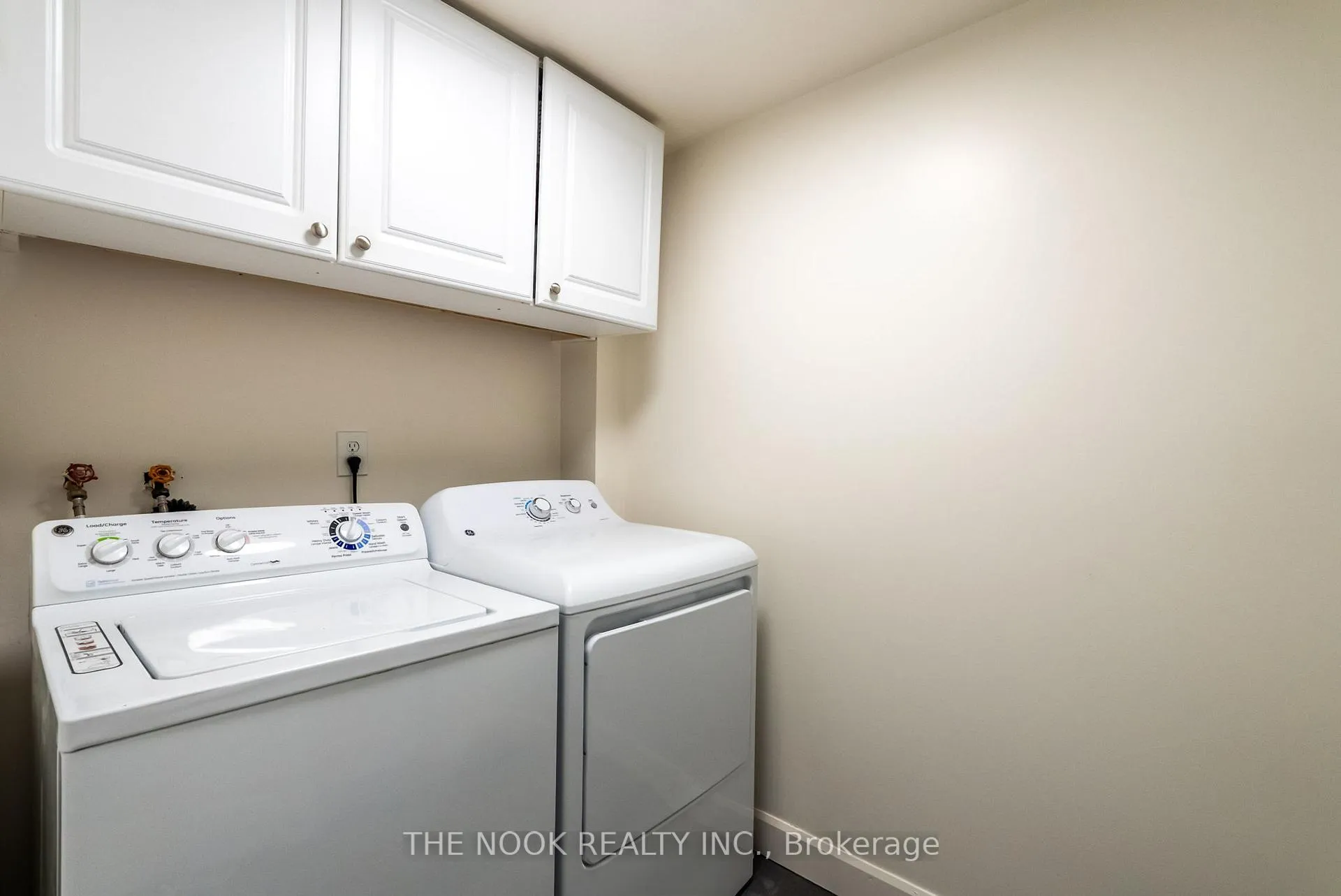 Photo 32 of 74 East Beach Road, Clarington, Bowmanville — HOMEH